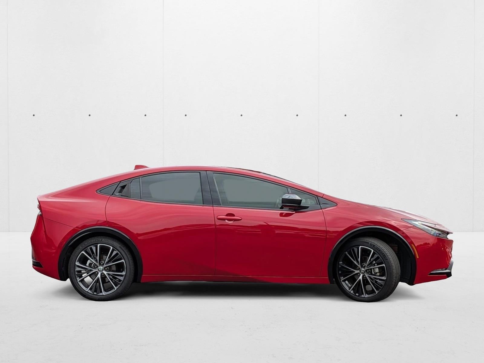 2024 Toyota Prius XLE photo 4