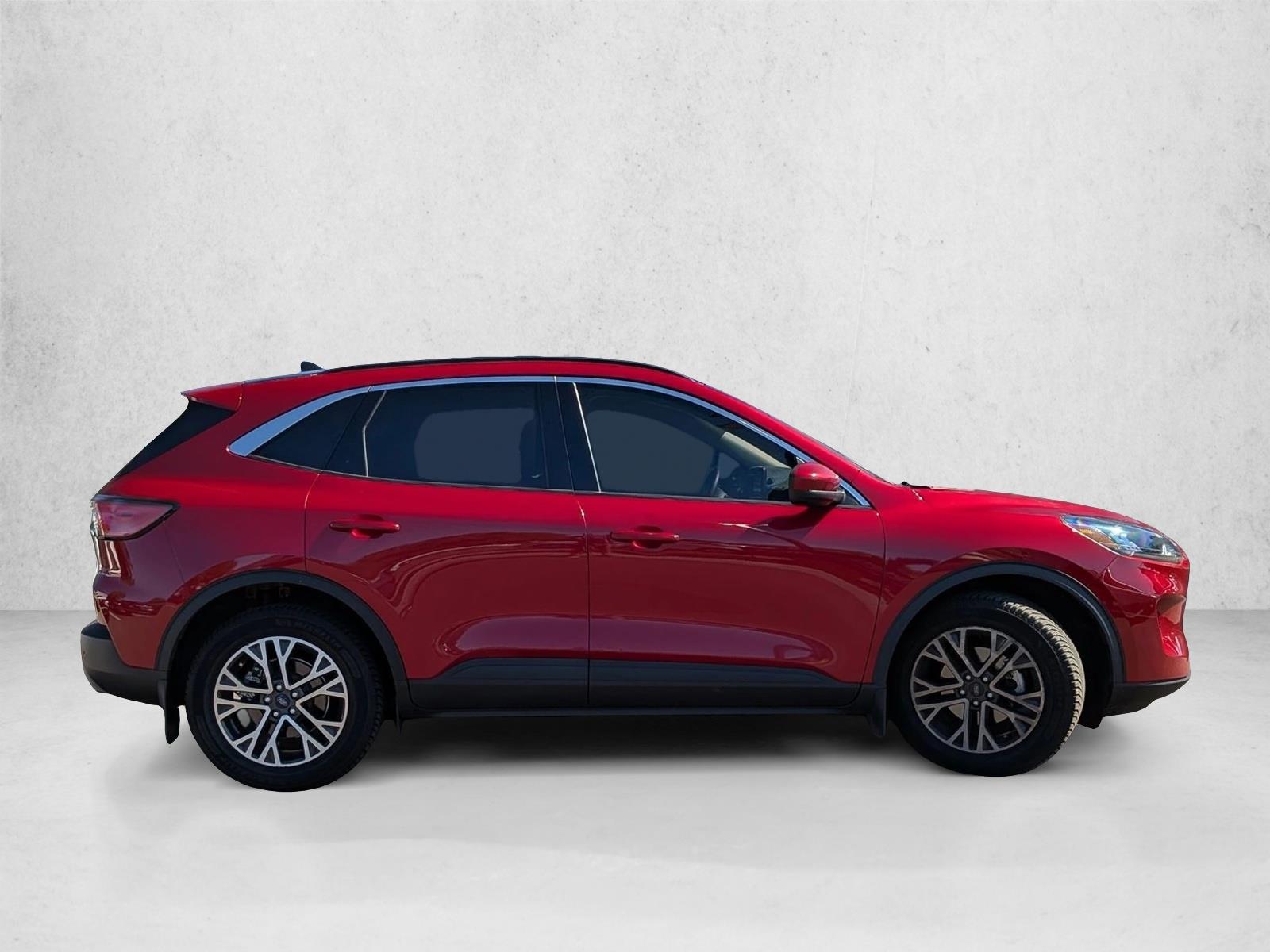 2020 Ford Escape SEL photo 4