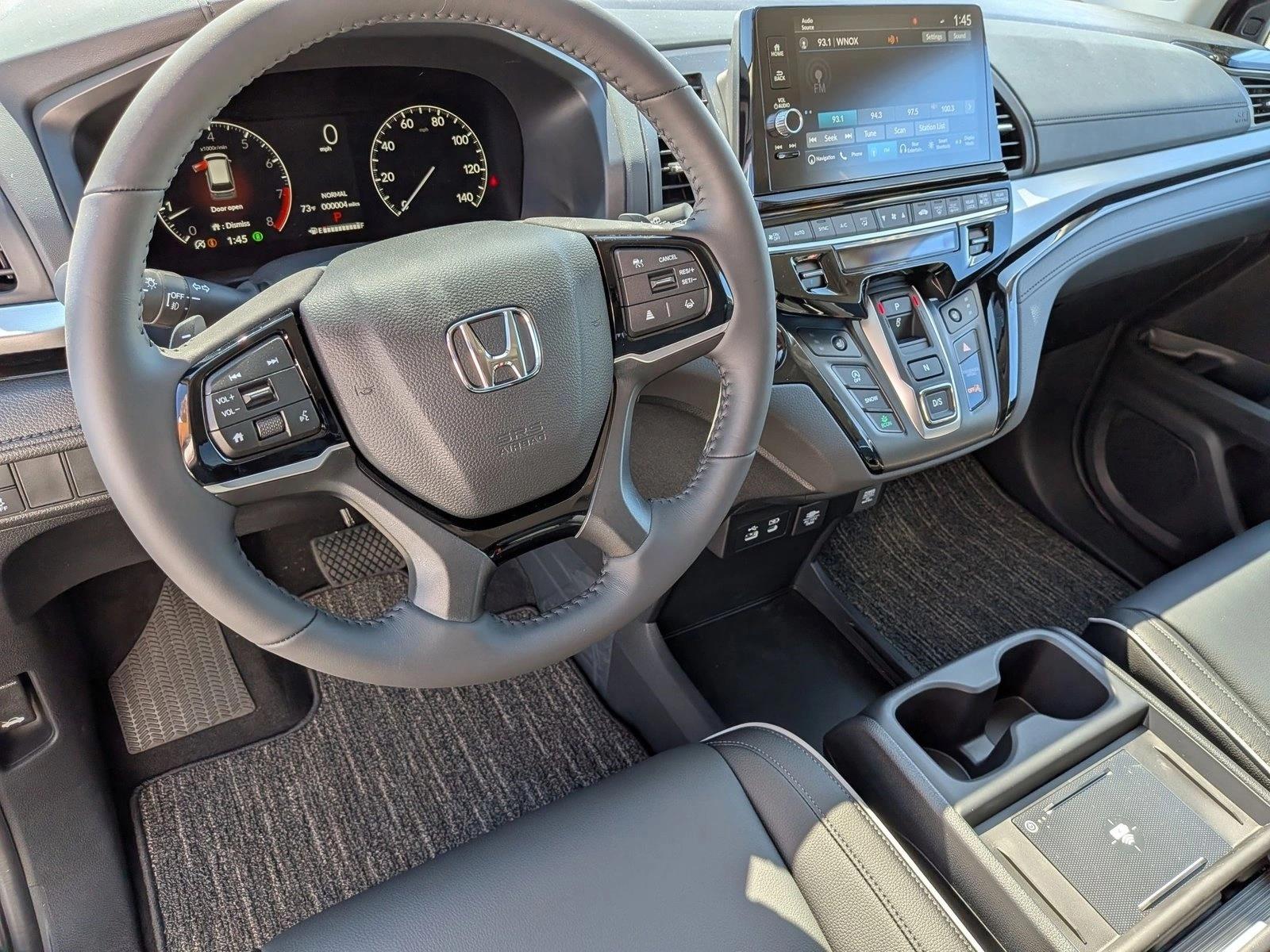 2026 Honda Odyssey Touring photo 3