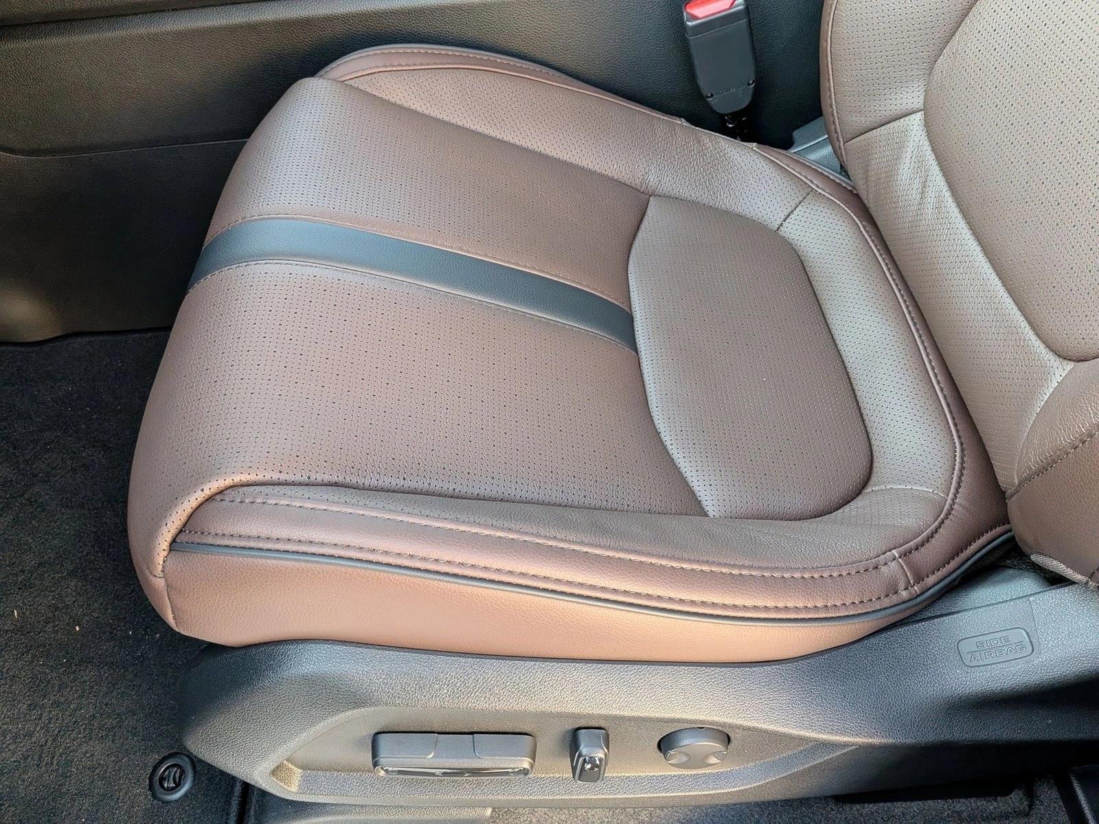 2025 Honda Pilot Elite photo 3