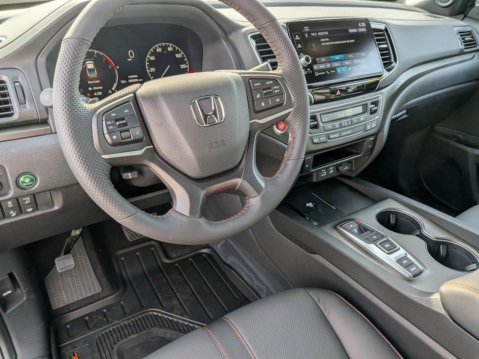 2025 Honda Ridgeline TrailSport photo 3