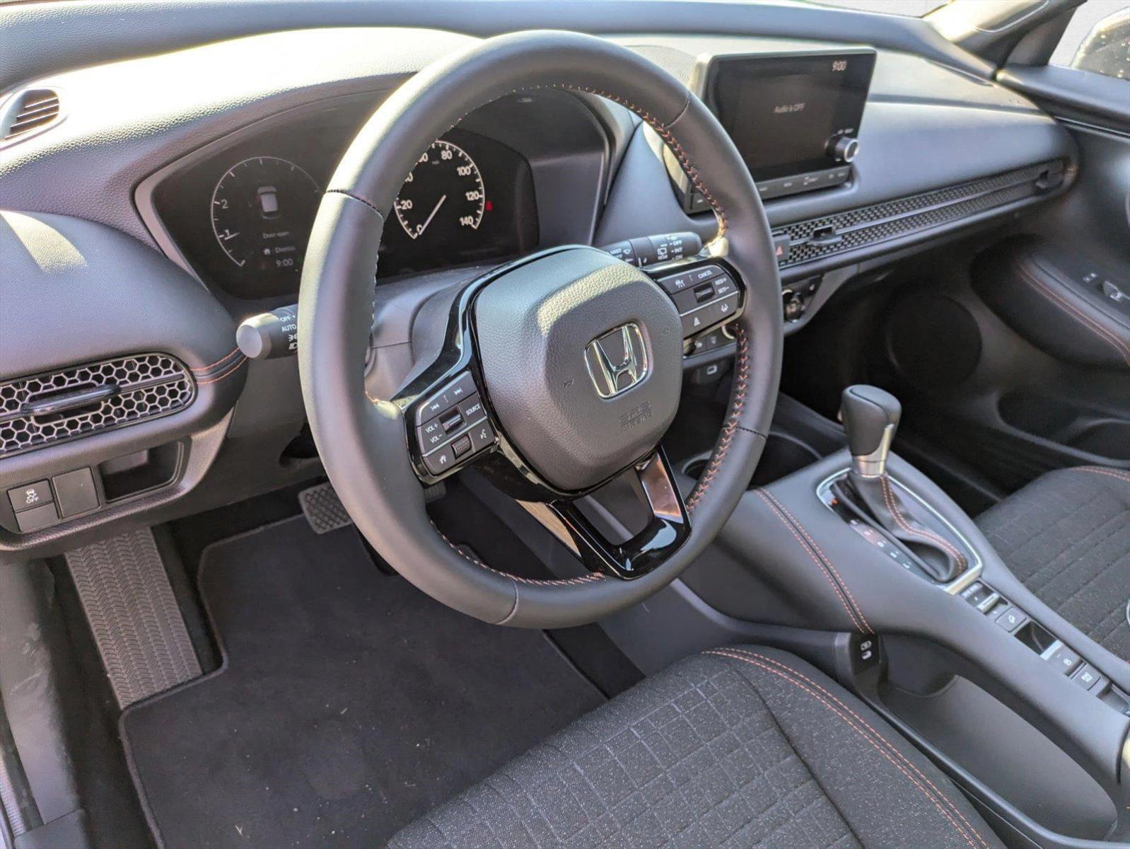 2025 Honda HR-V Sport photo 2