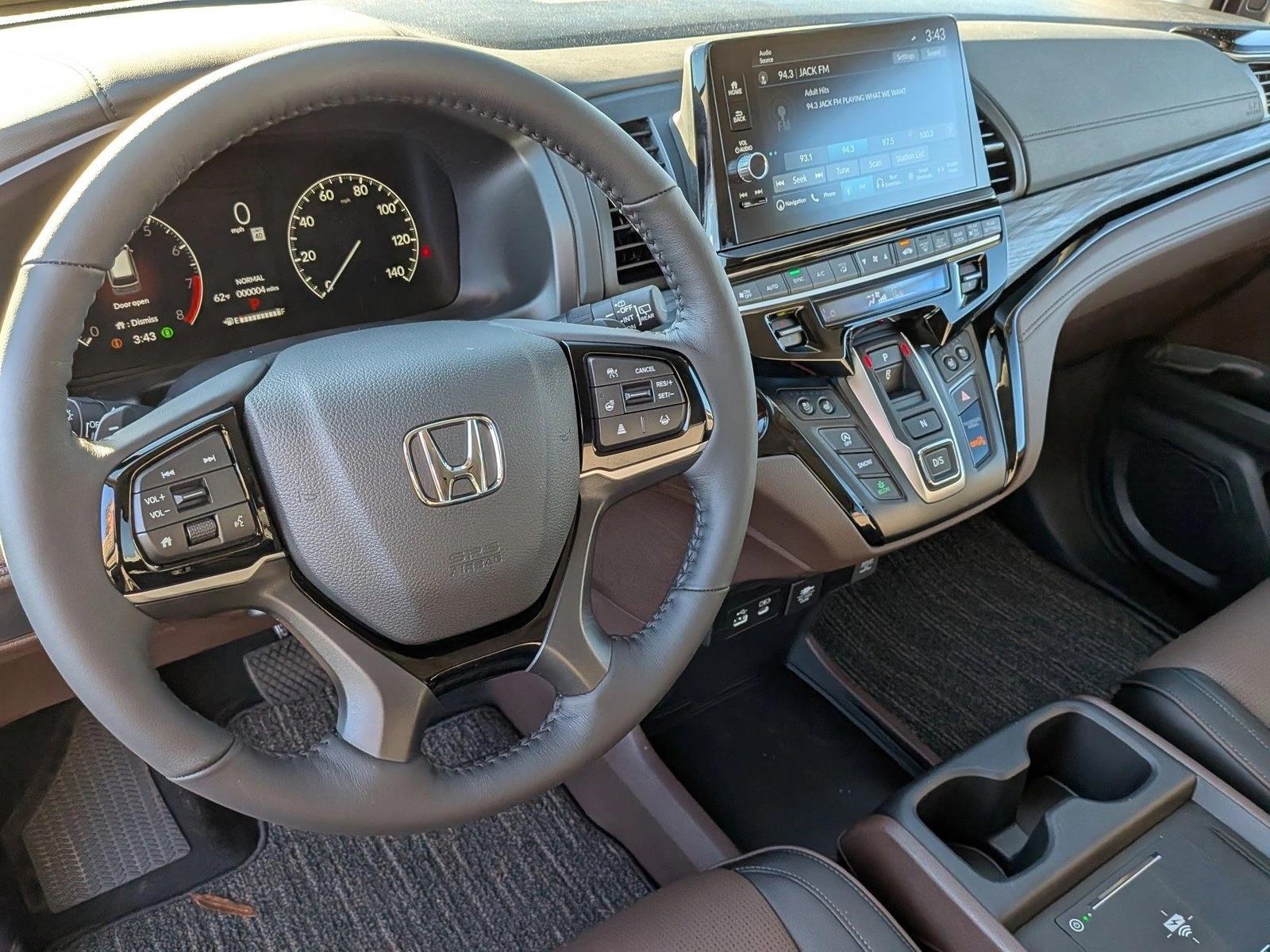 2026 Honda Odyssey Elite photo 3