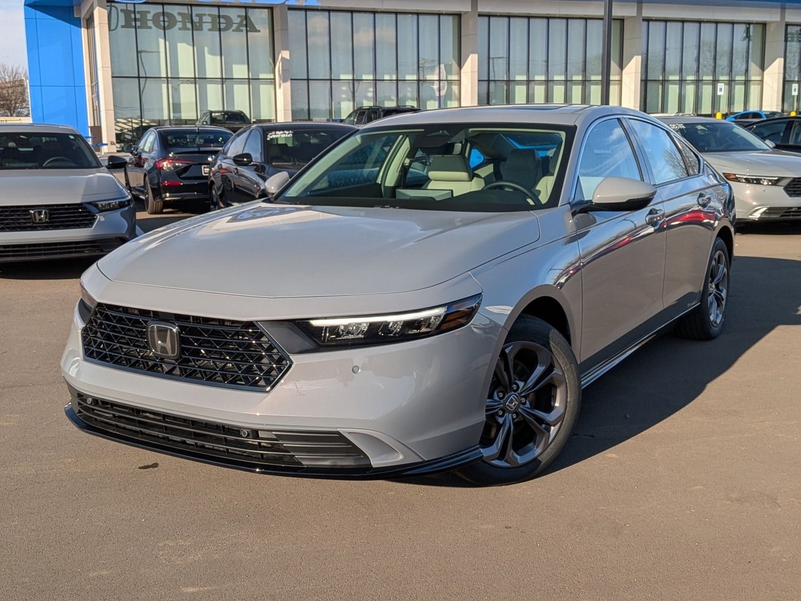 2025 Honda Accord Hybrid EX-L's photo