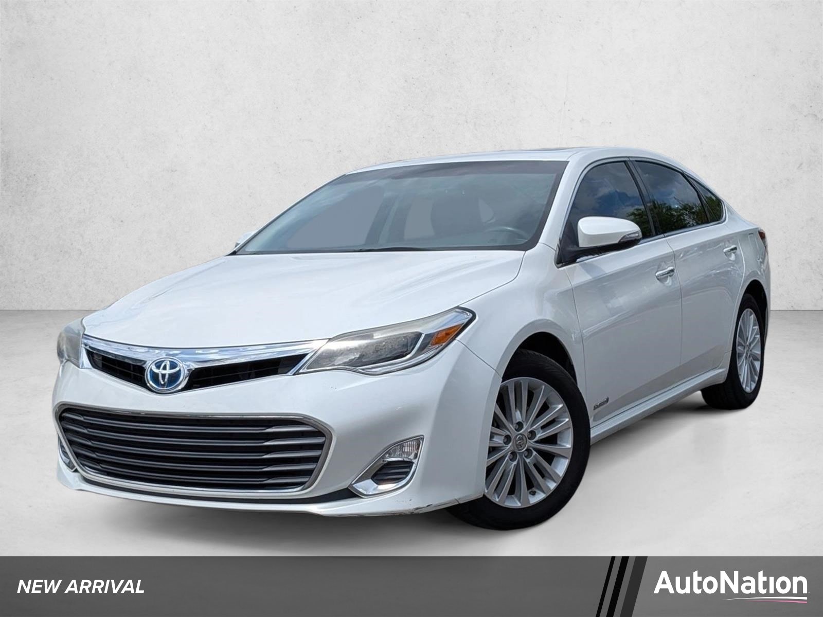 2014 Toyota Avalon XLE Premium Hybrid's photo