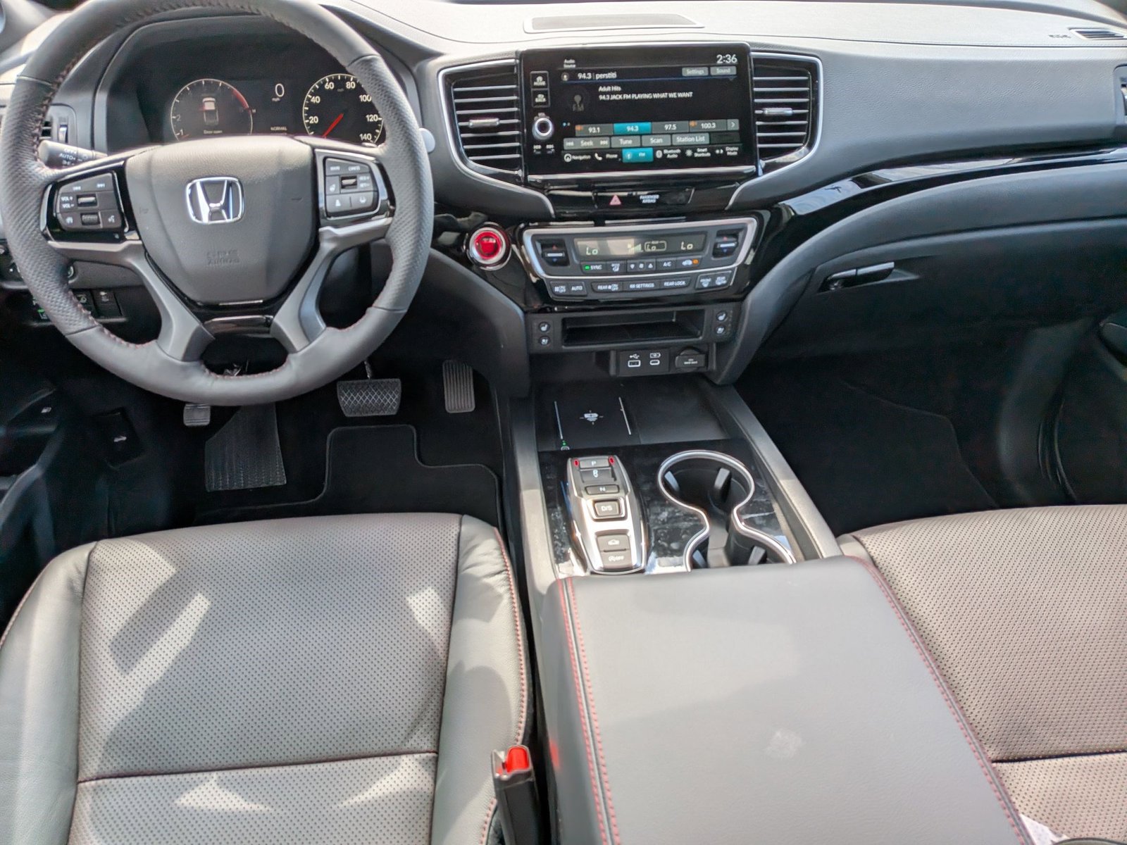 2026 Honda Ridgeline Black Edition photo 4