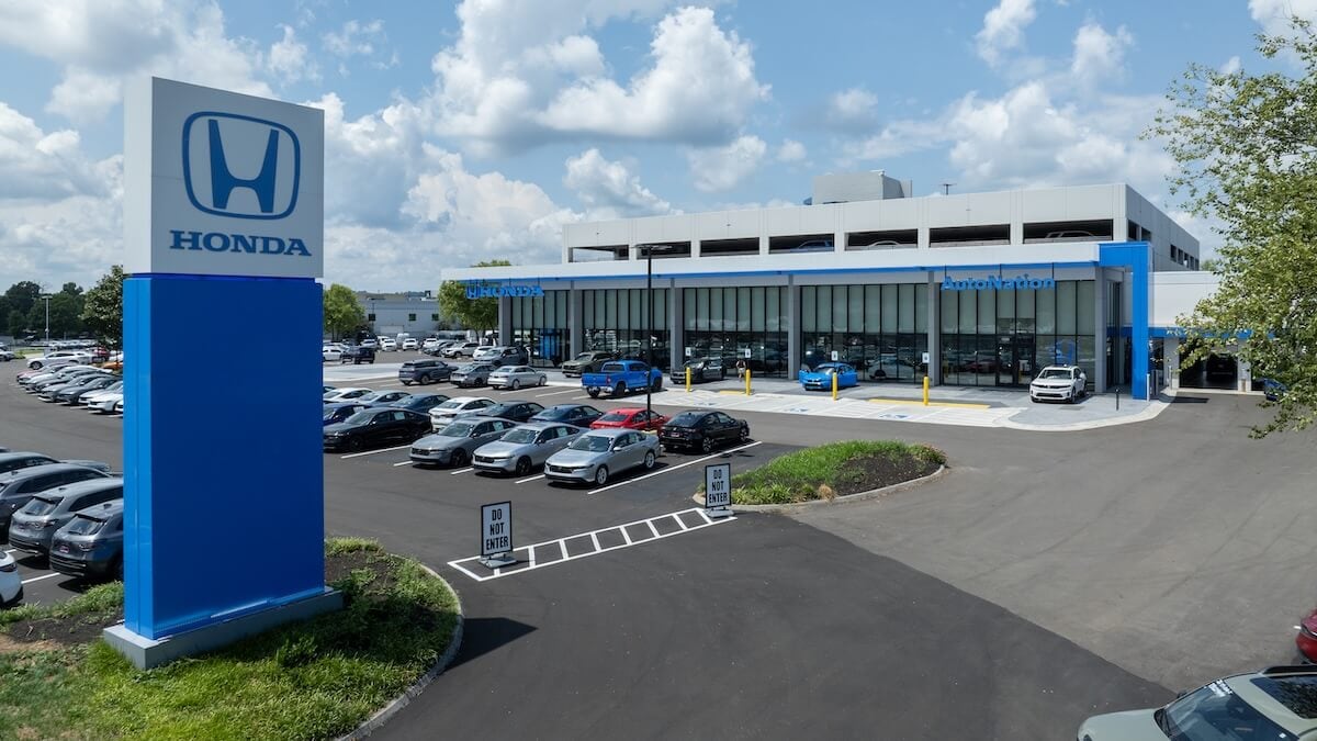 Exterior view of AutoNation Honda West Knoxville