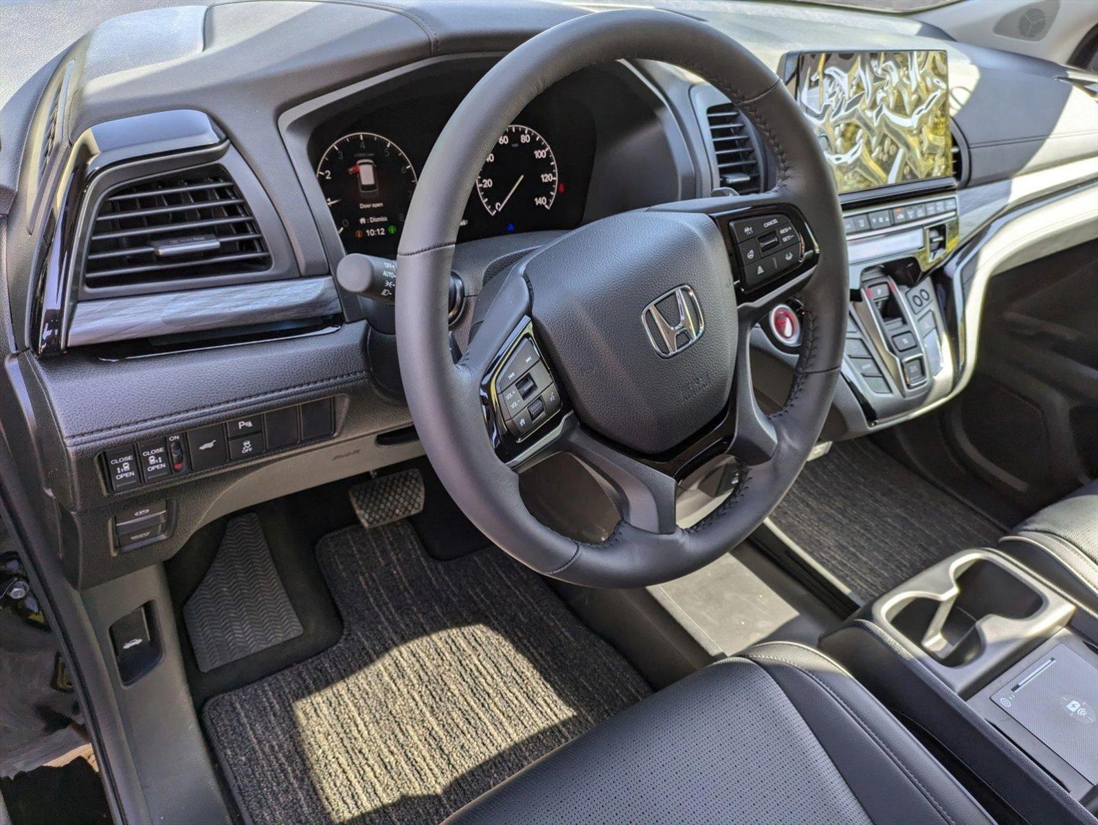 2025 Honda Odyssey Elite photo 3
