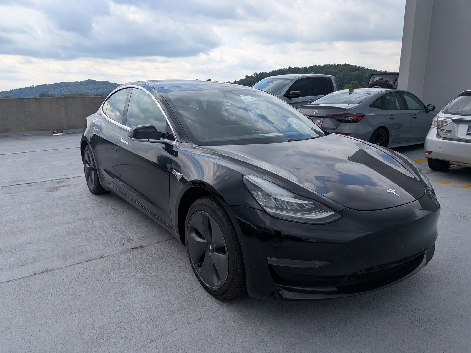 2019 Tesla Model 3 Standard Range Plus photo 3
