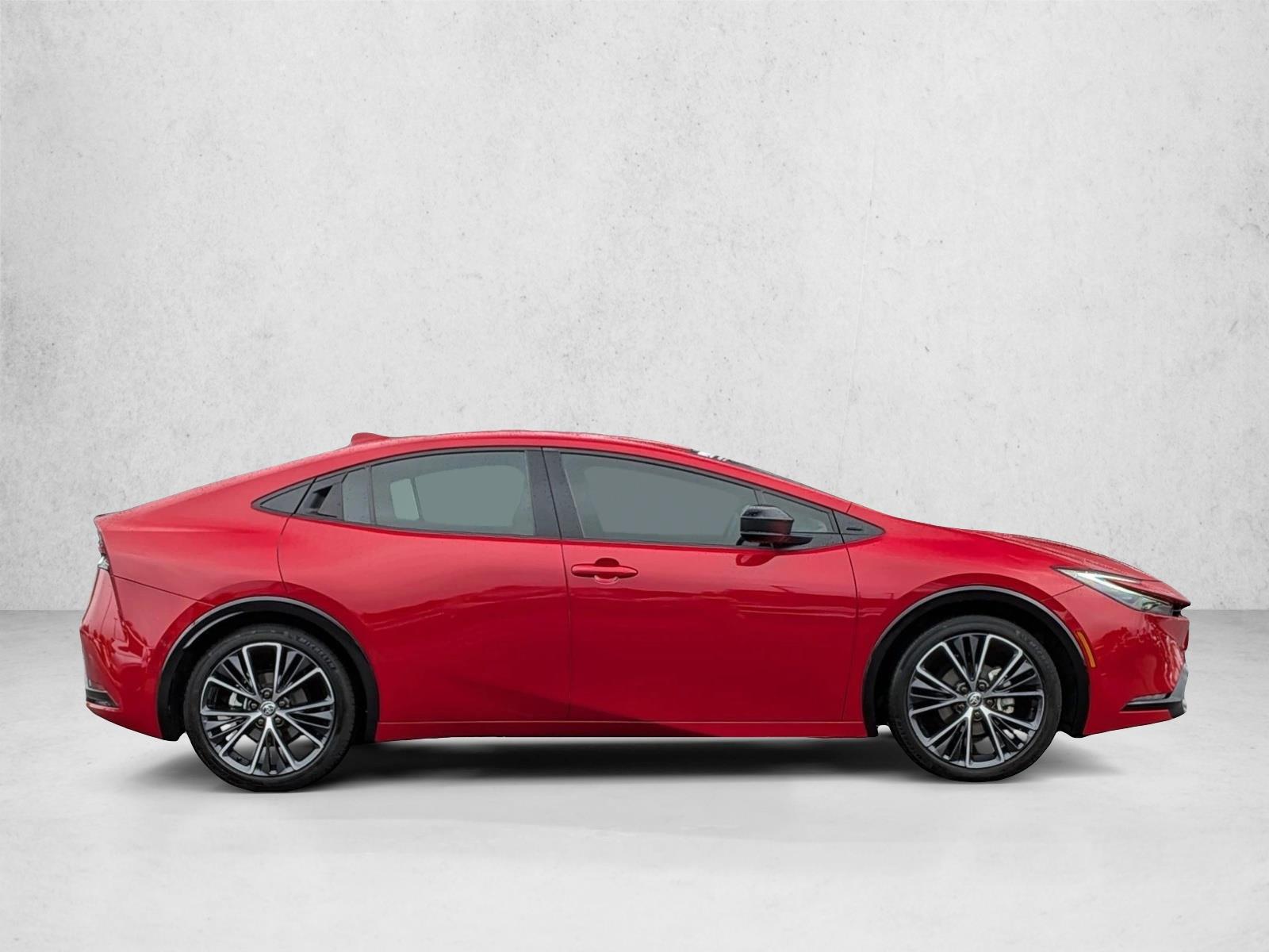 2024 Toyota Prius XLE photo 4