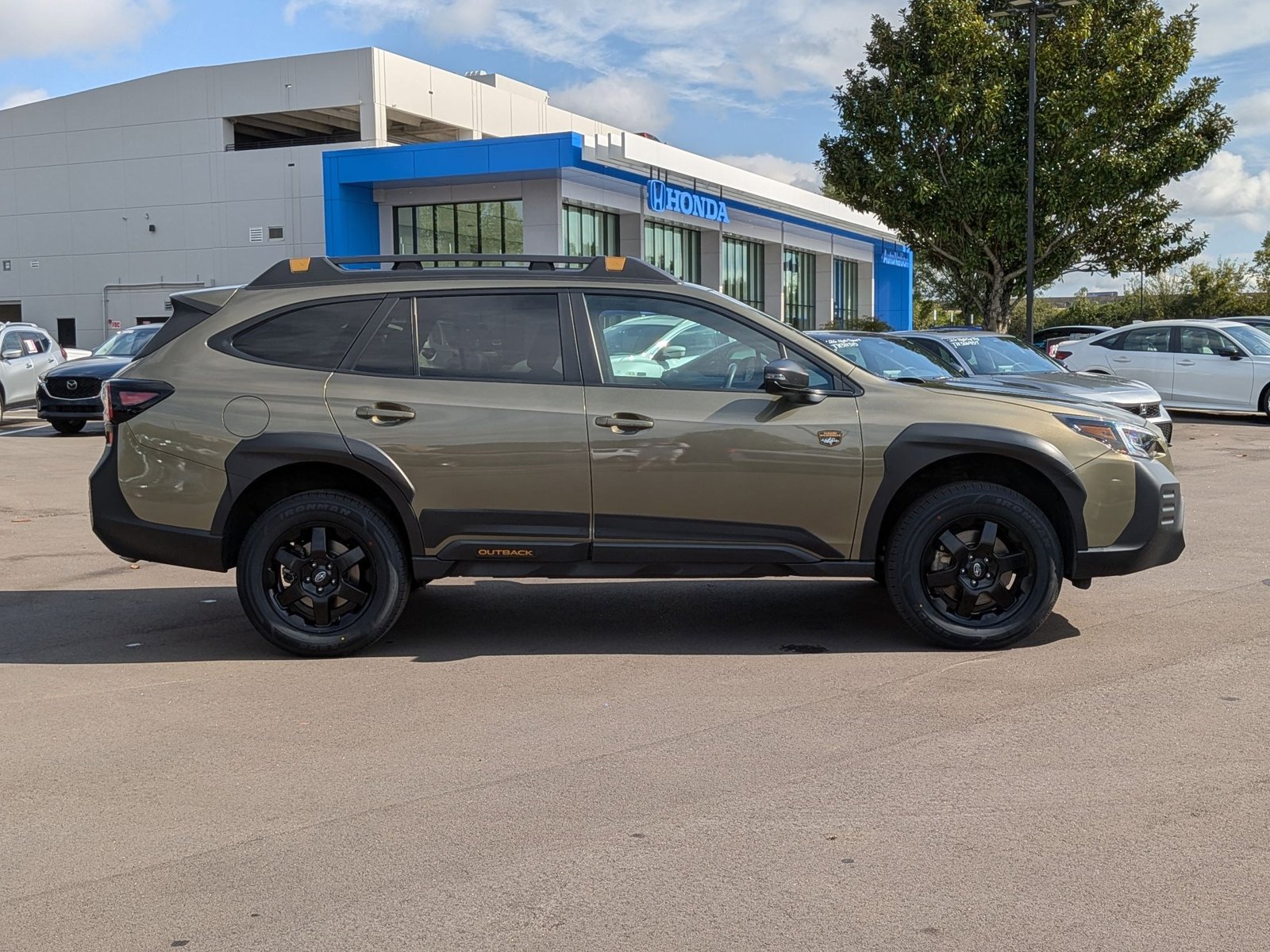 2022 Subaru Outback Wilderness photo 4