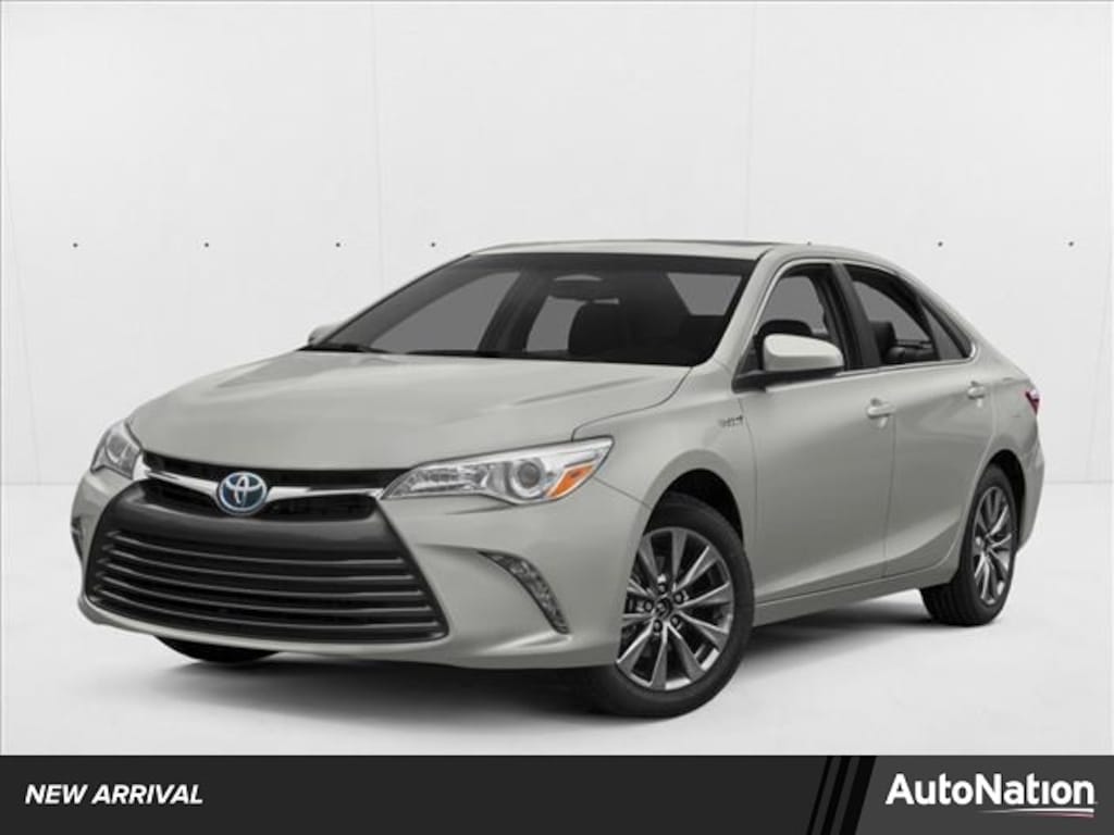 Used 2015 Toyota Camry Hybrid XLE Sedan
