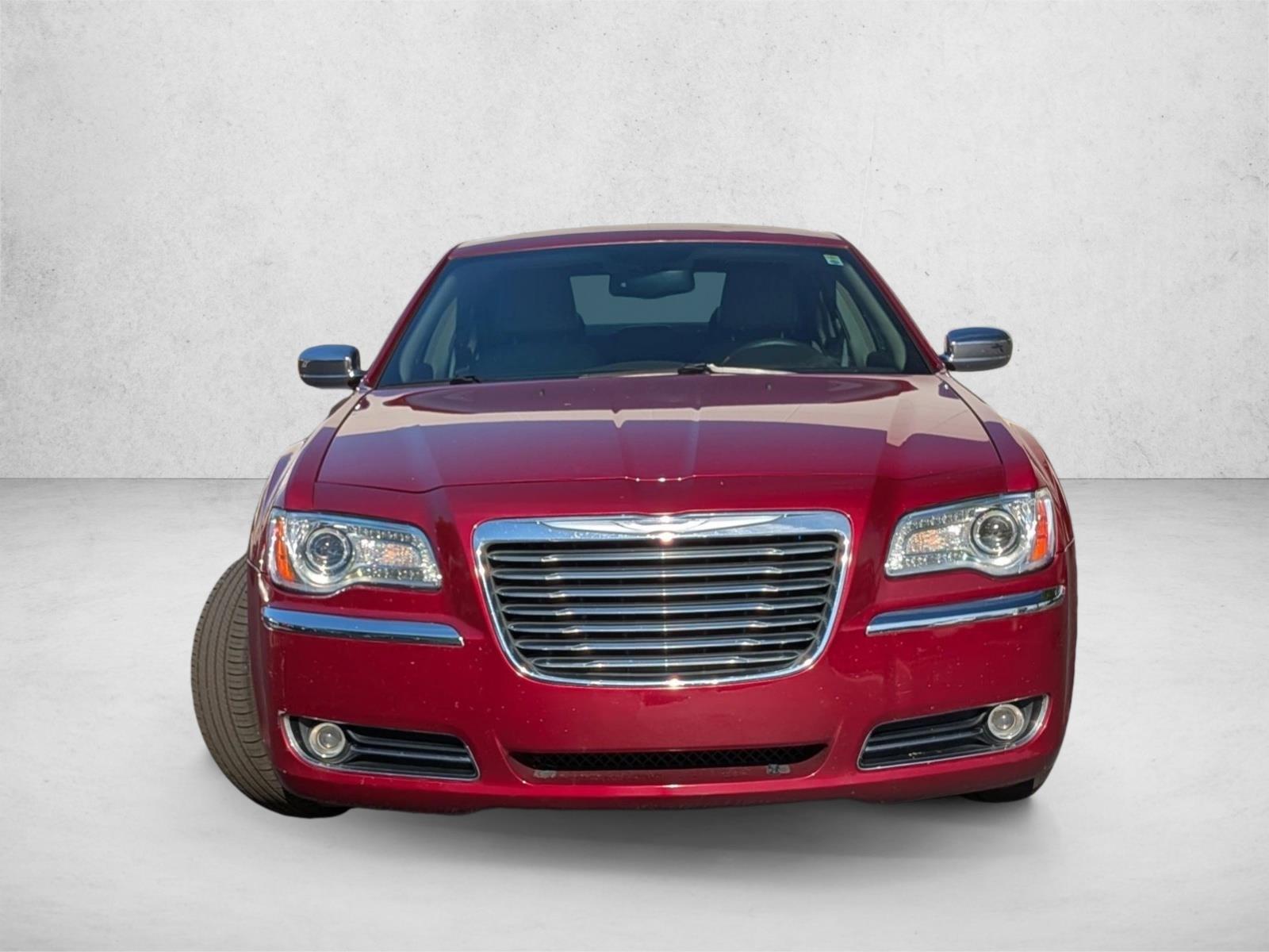 2013 Chrysler 300 C Base photo 2