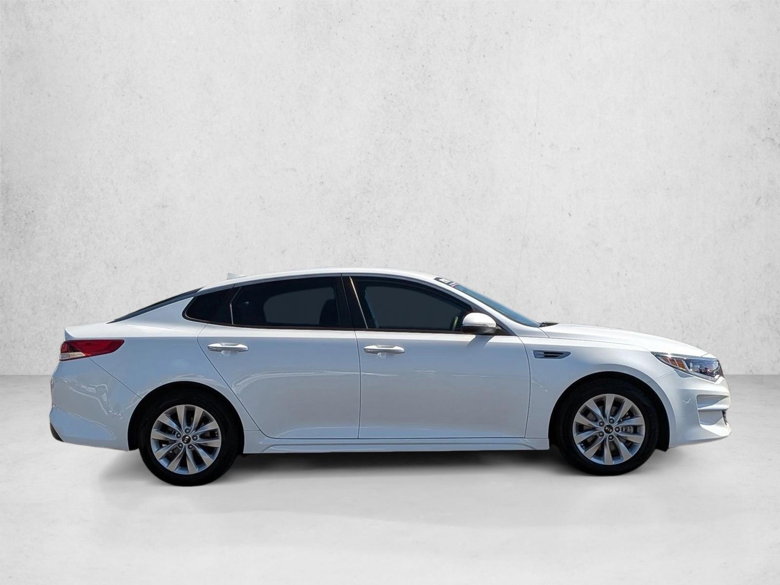 2018 Kia Optima LX photo 4