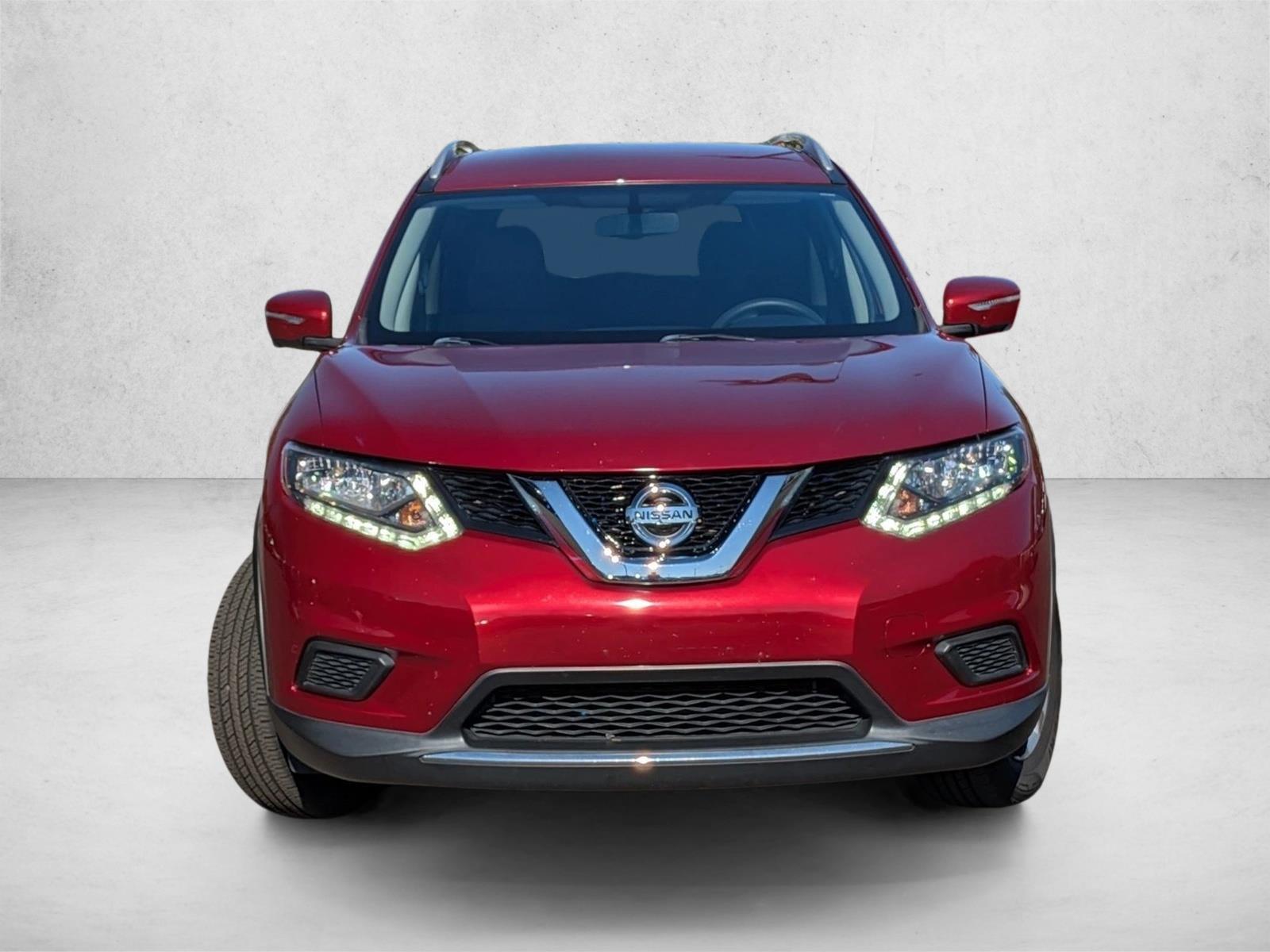 2015 Nissan Rogue SV photo 2