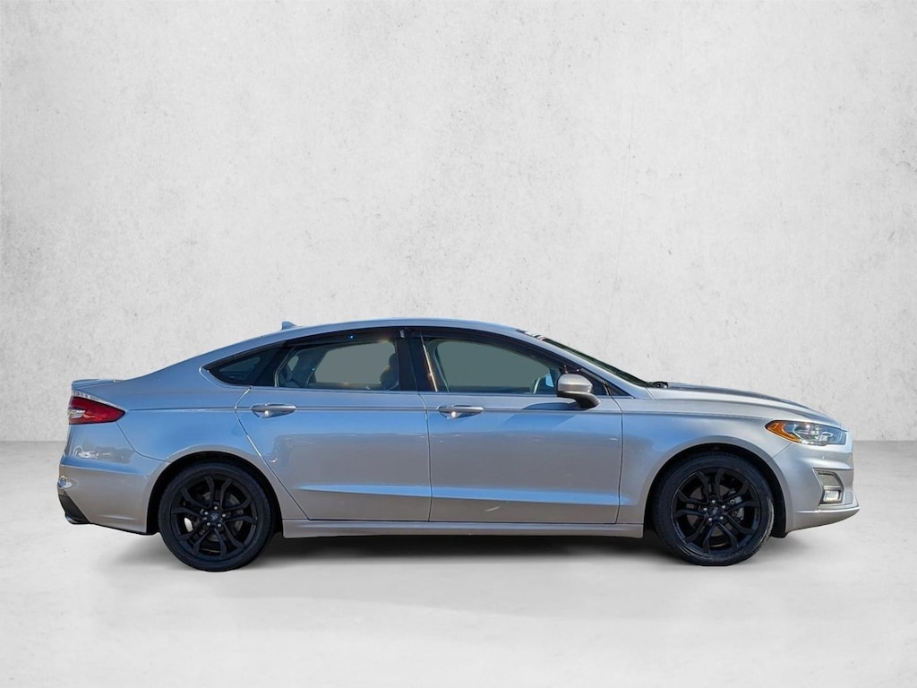 Used 2020 Ford Fusion SE Sedan