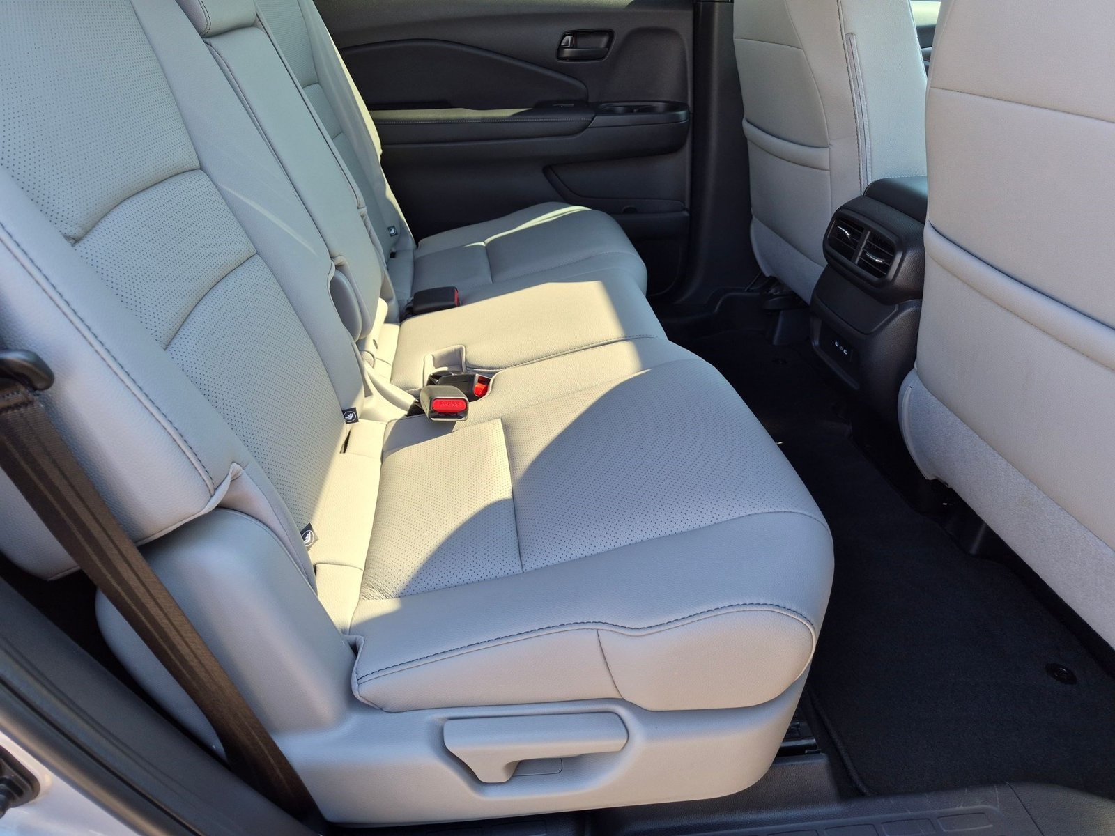 2025 Honda Passport EX-L - Photo 19