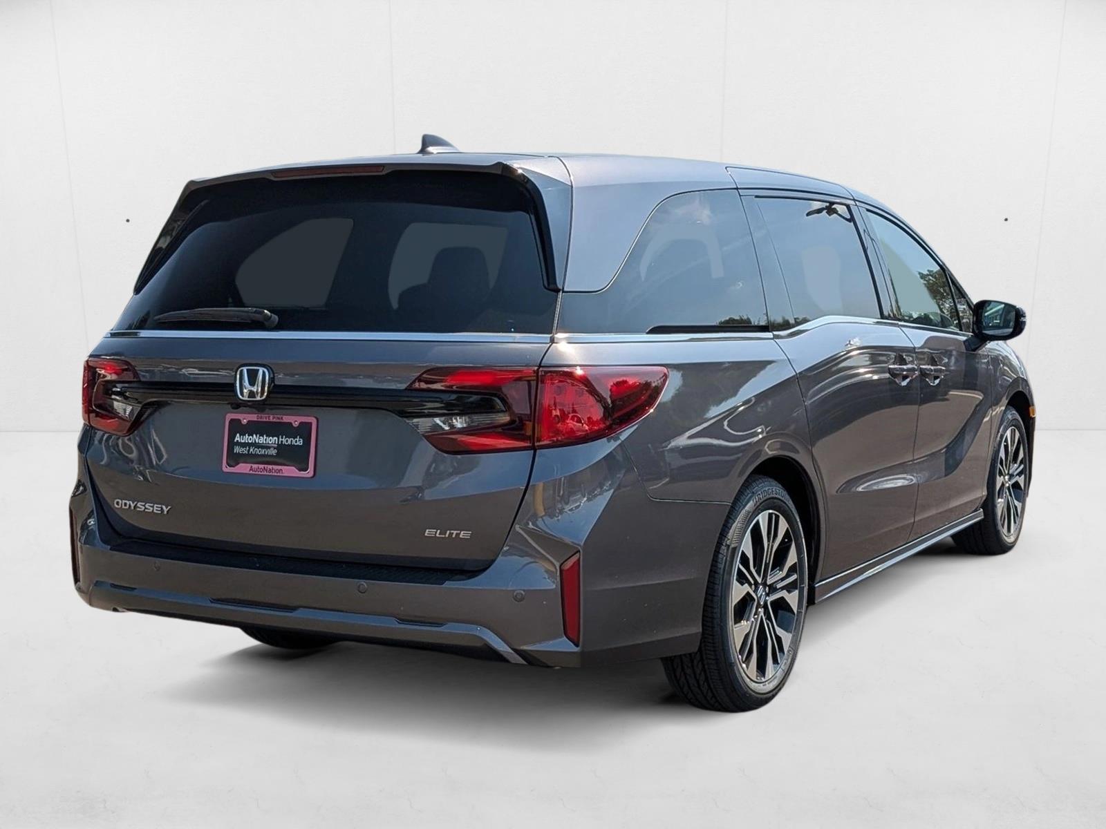 2026 Honda Odyssey Elite photo 2