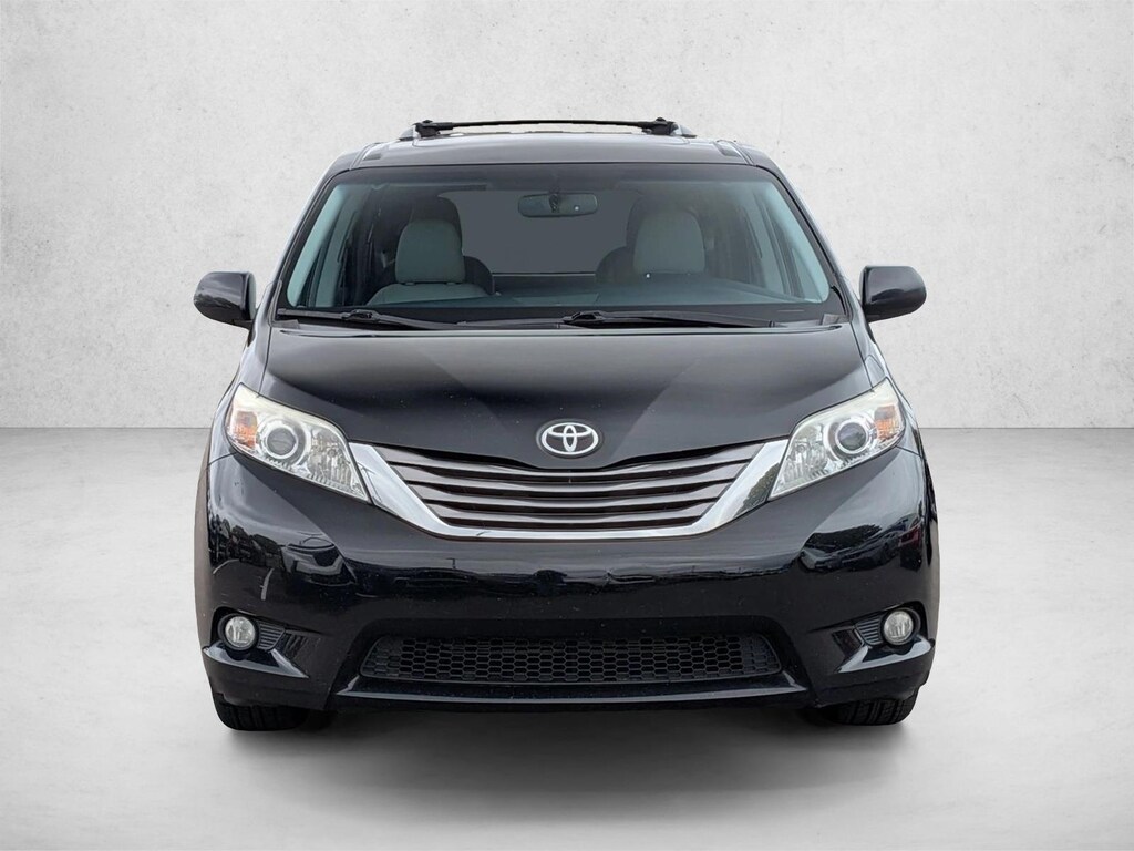 Used 2017 Toyota Sienna XLE Premium 7 Passenger Van