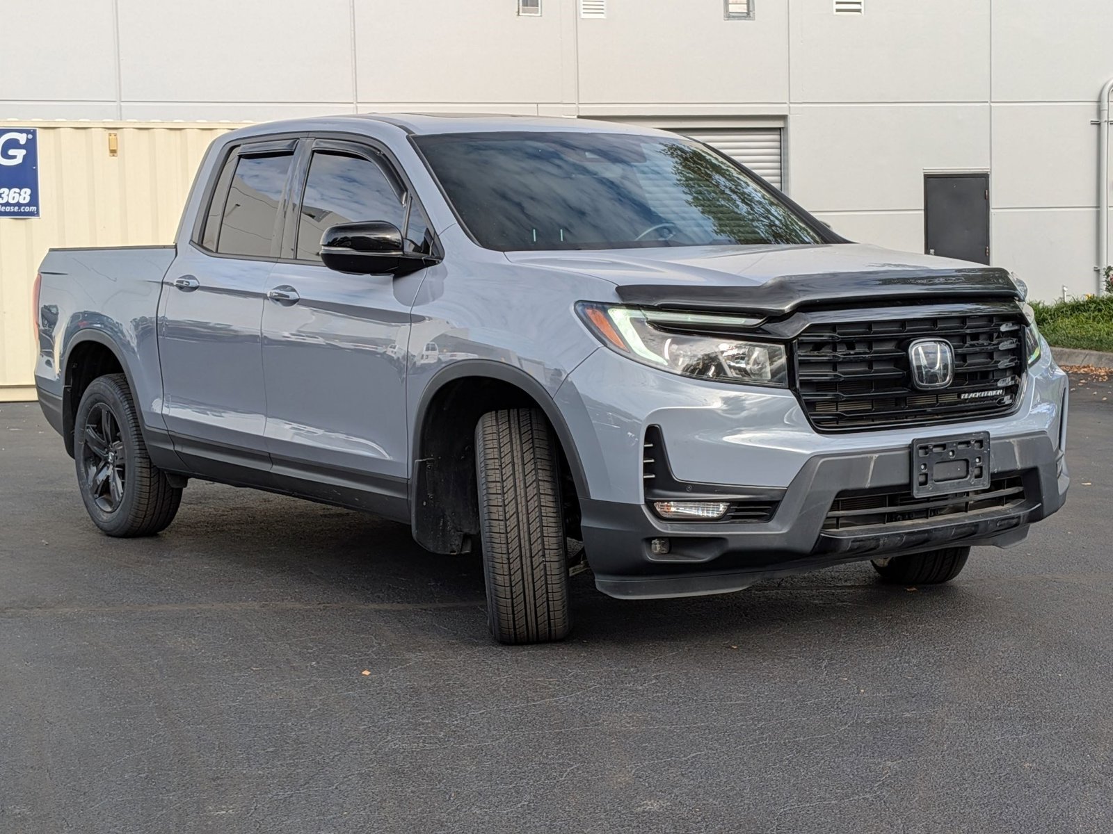2022 Honda Ridgeline Black Edition photo 2