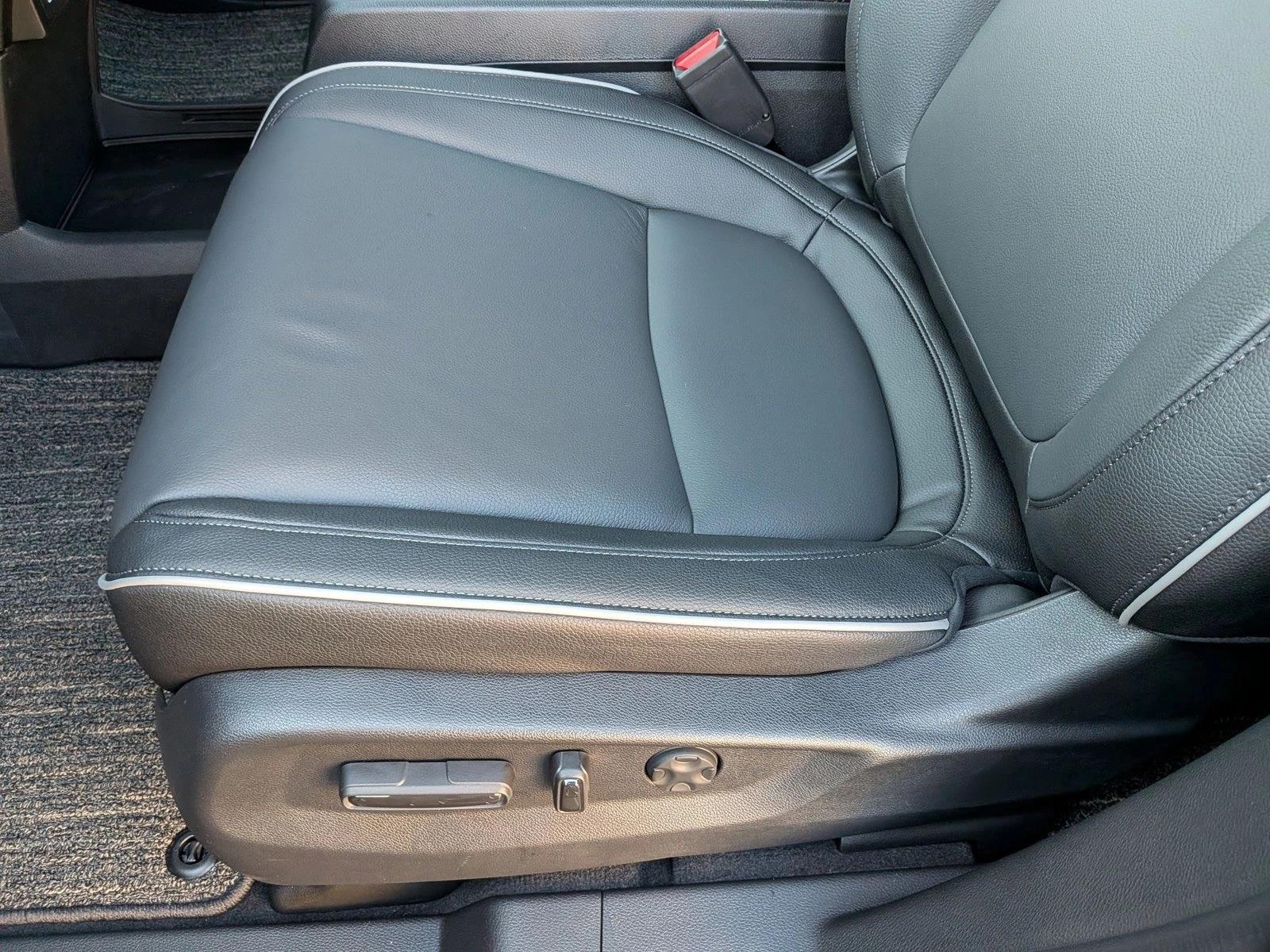 2026 Honda Odyssey Touring photo 4