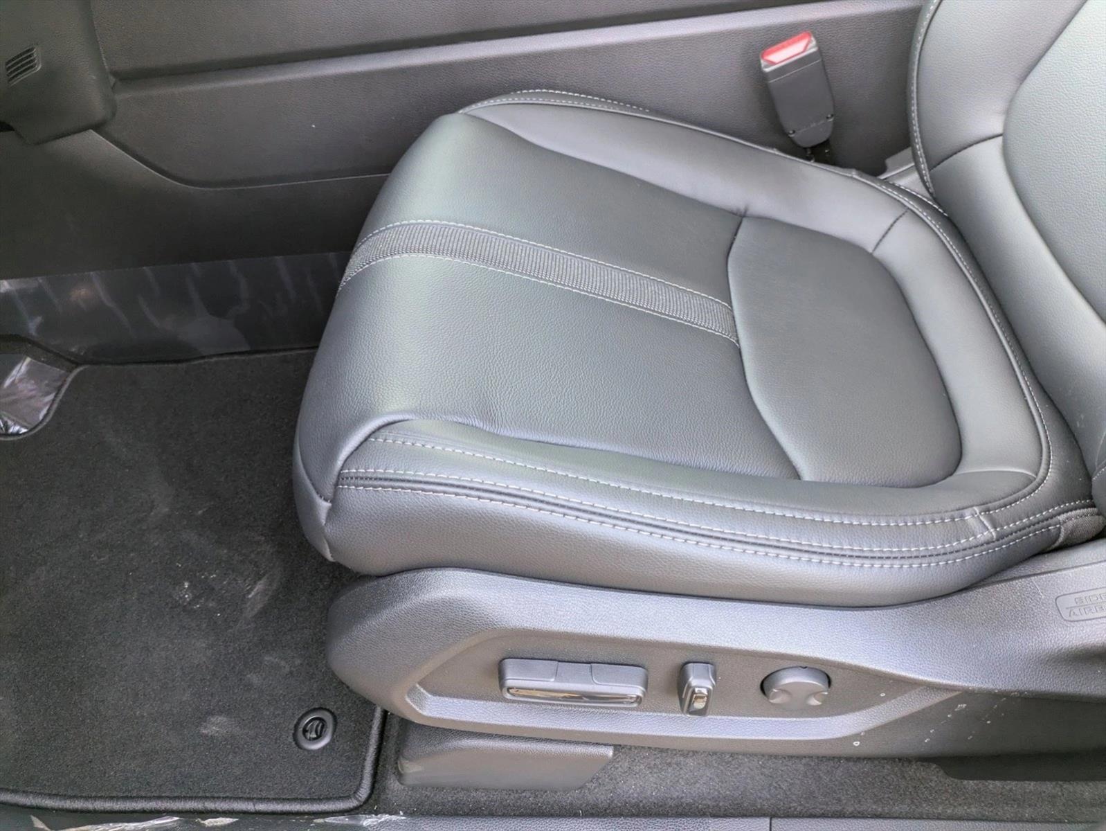 2025 Honda Pilot Touring photo 4