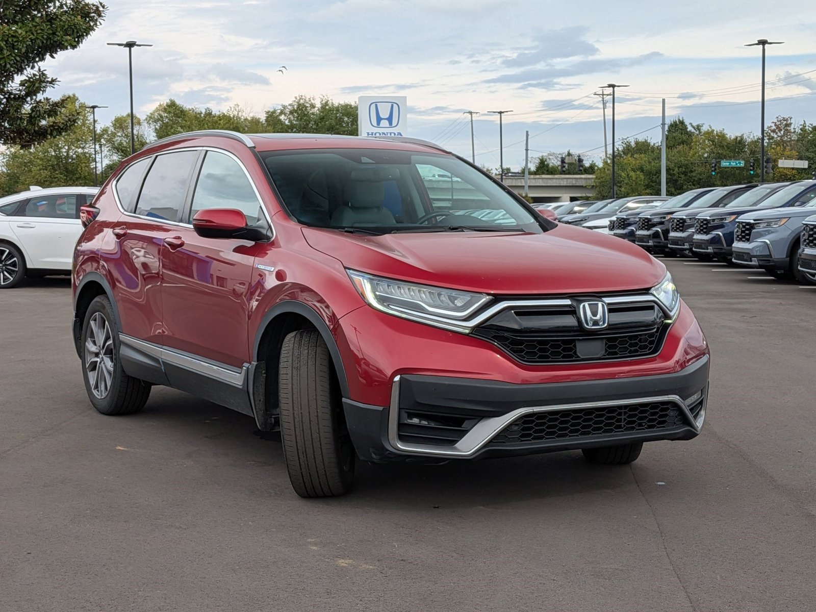 2022 Honda CR-V Hybrid Touring photo 3