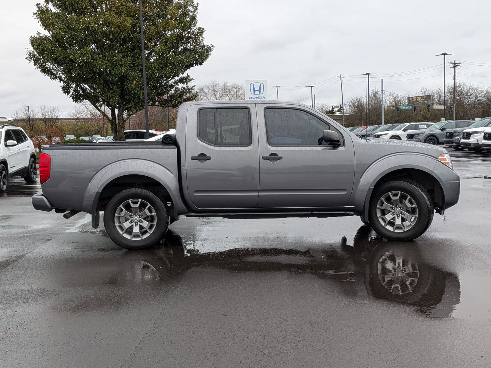 2021 Nissan Frontier SV photo 4