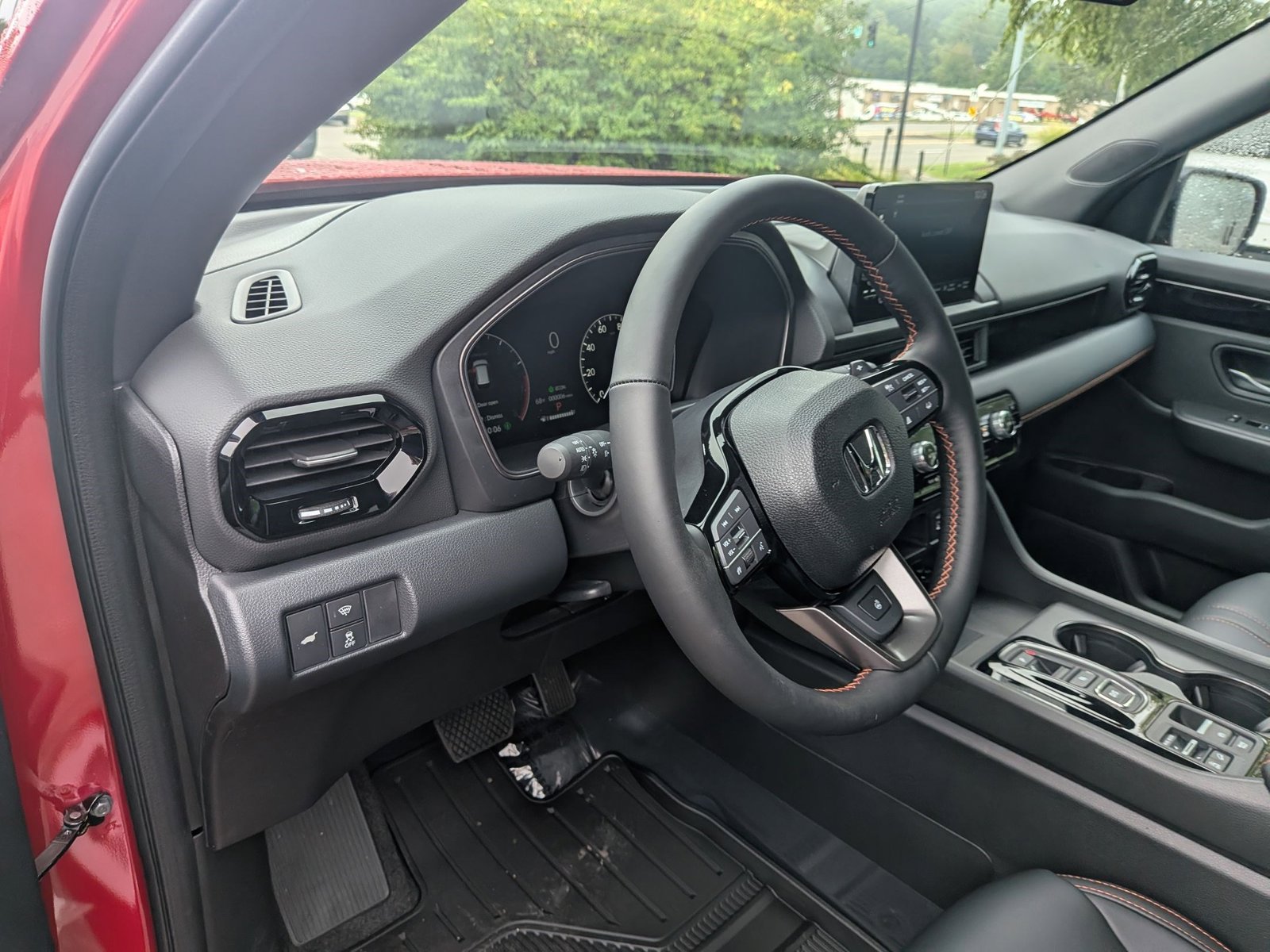2025 Honda Pilot TrailSport photo 2
