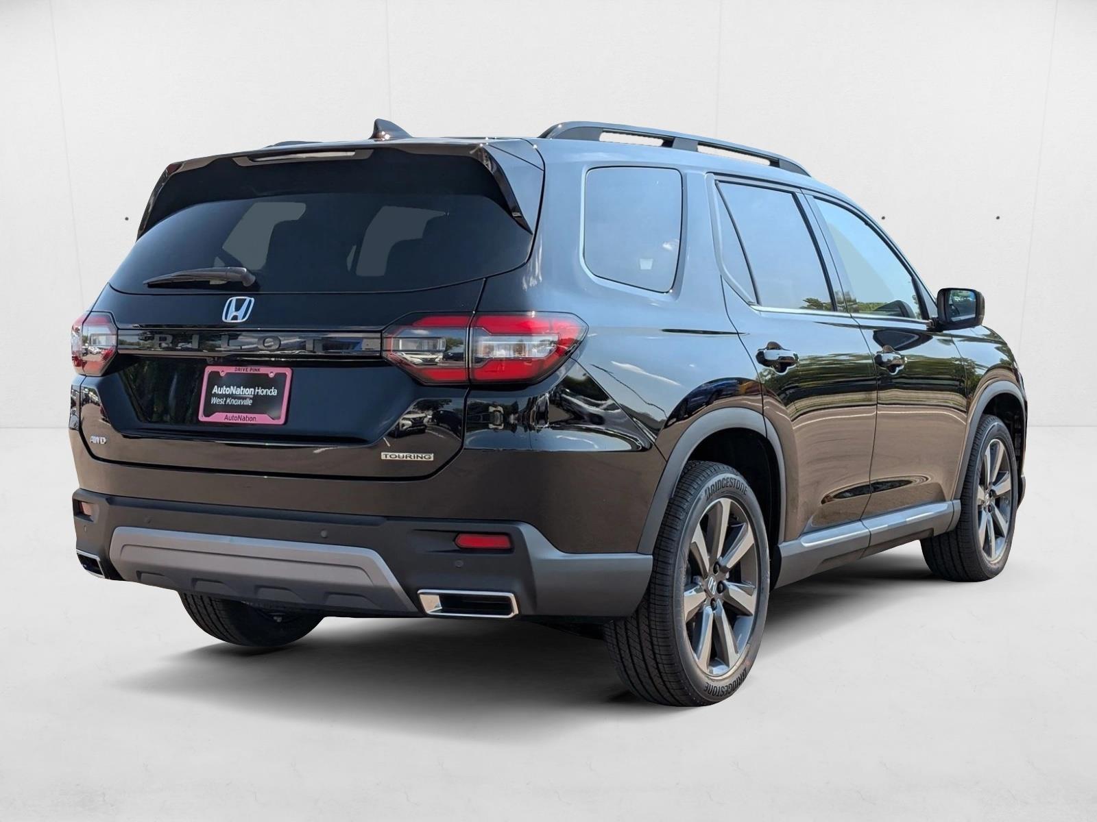 2025 Honda Pilot Touring photo 2