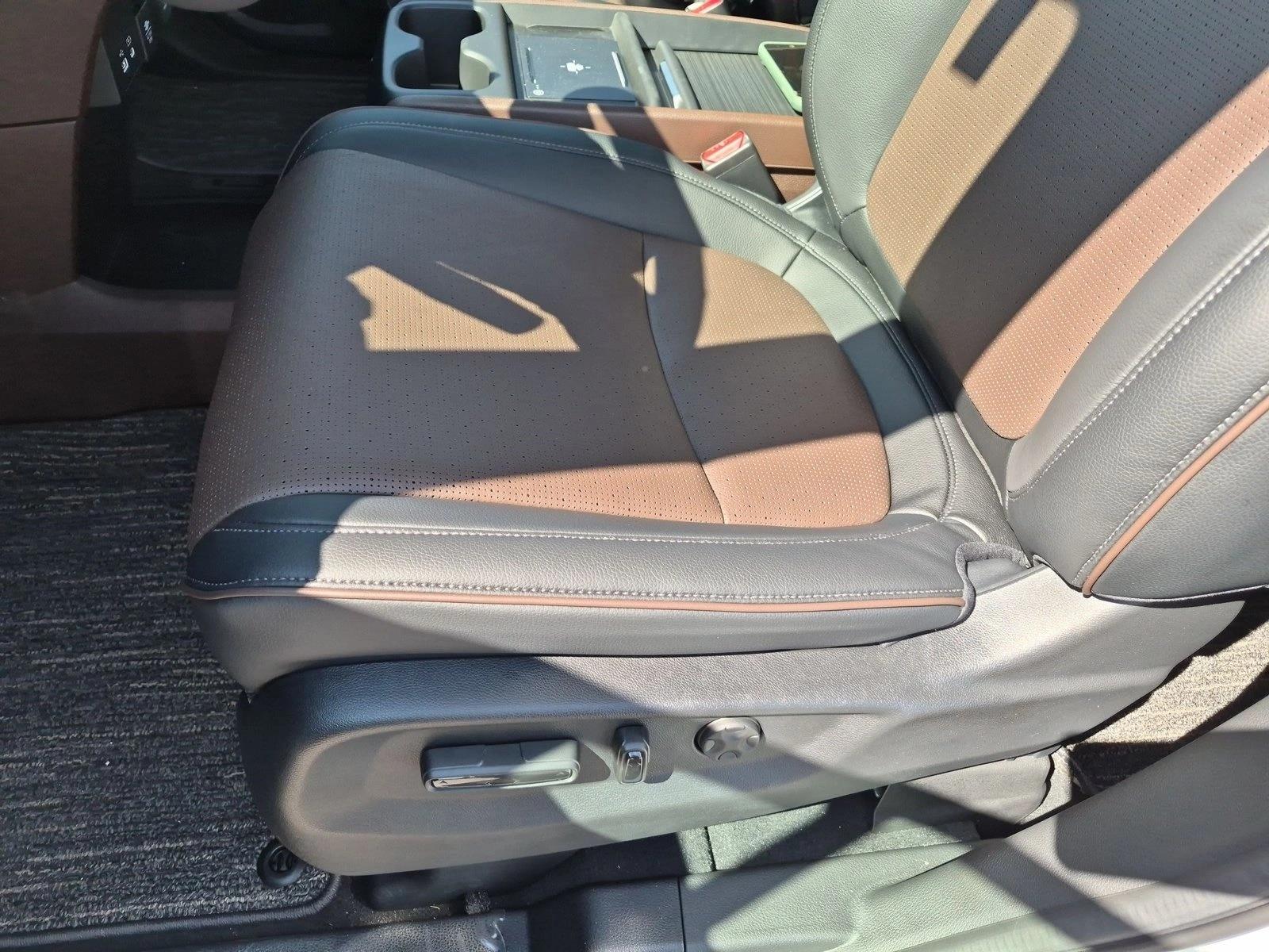 New 2027 Honda Odyssey Elite Van Passenger Van