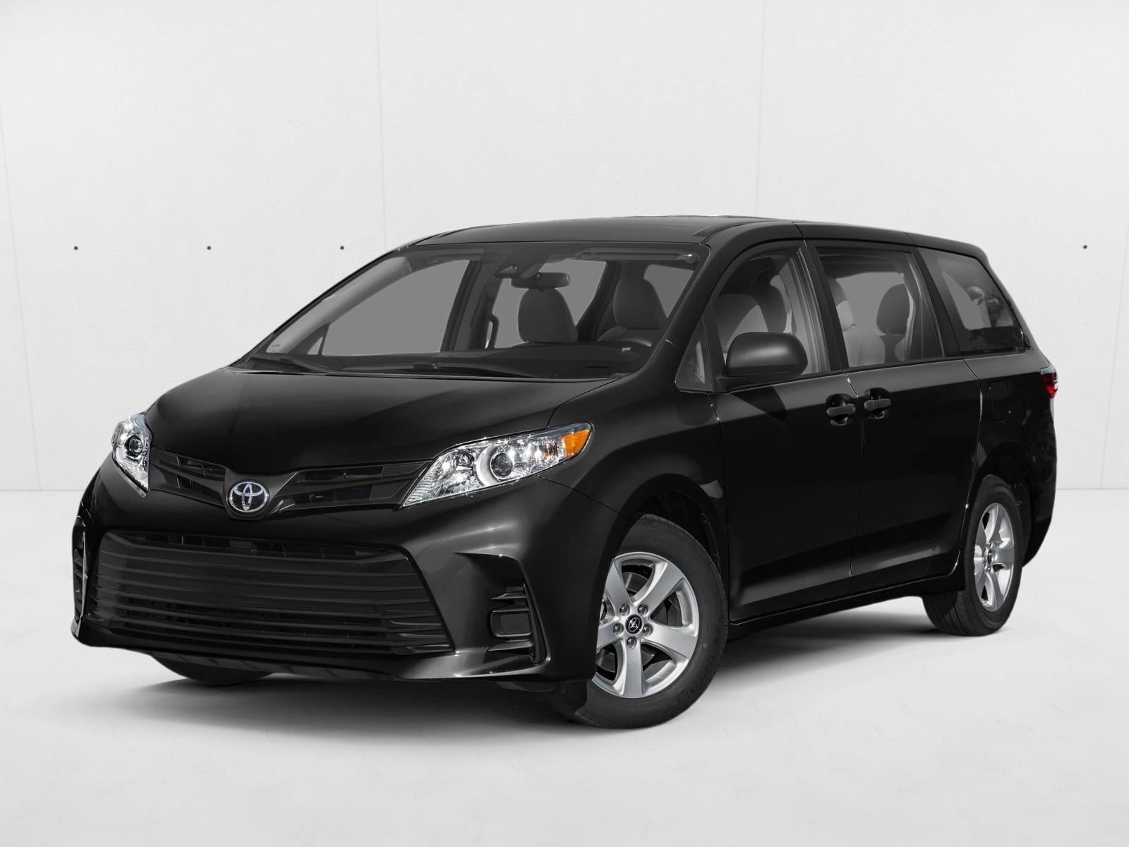 2018 Toyota Sienna Limited's photo