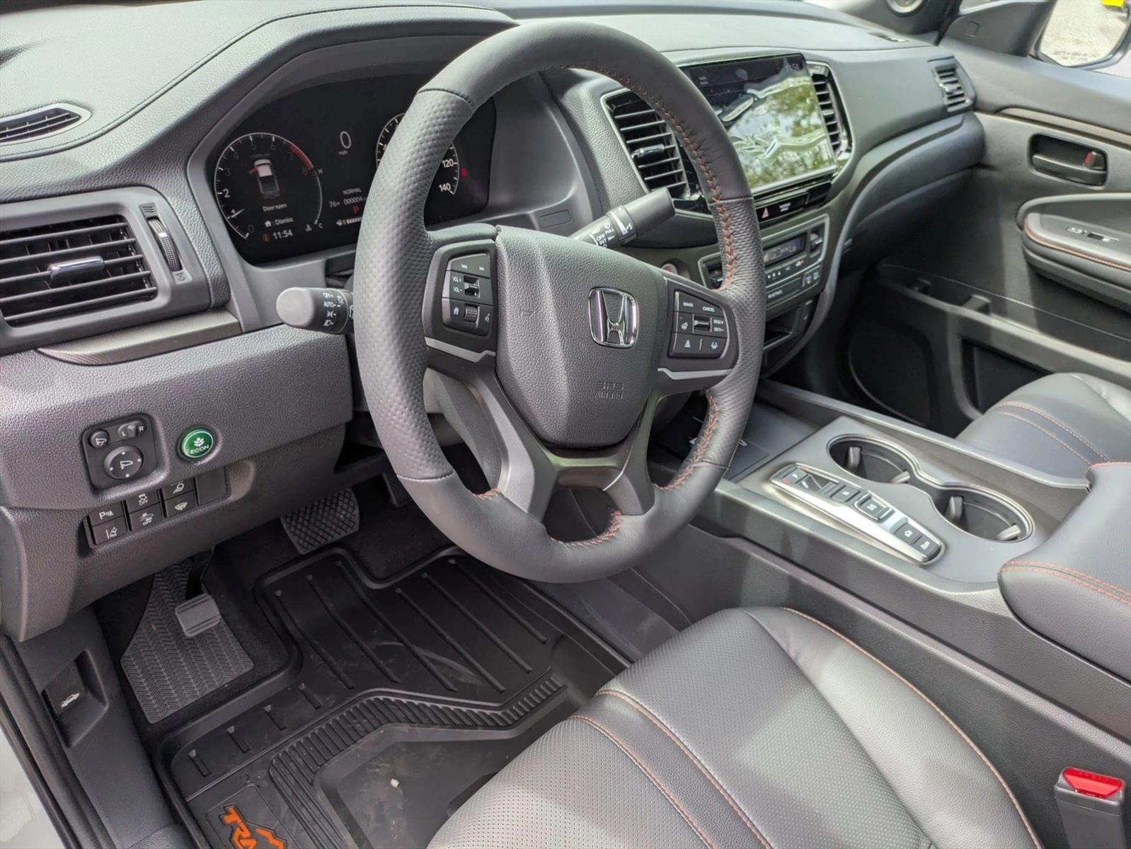 2025 Honda Ridgeline TrailSport photo 3
