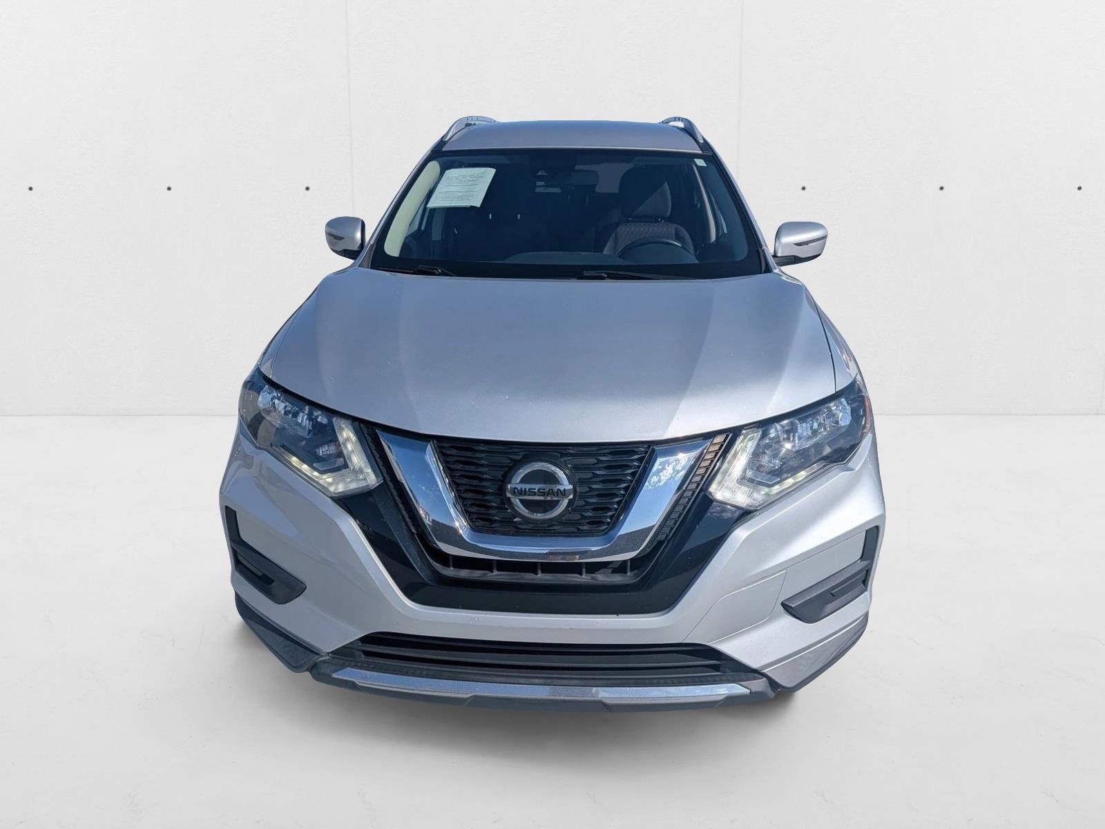 2019 Nissan Rogue SV photo 2