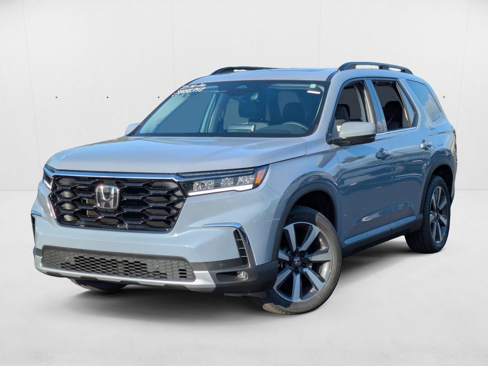2025 Honda Pilot Touring's photo