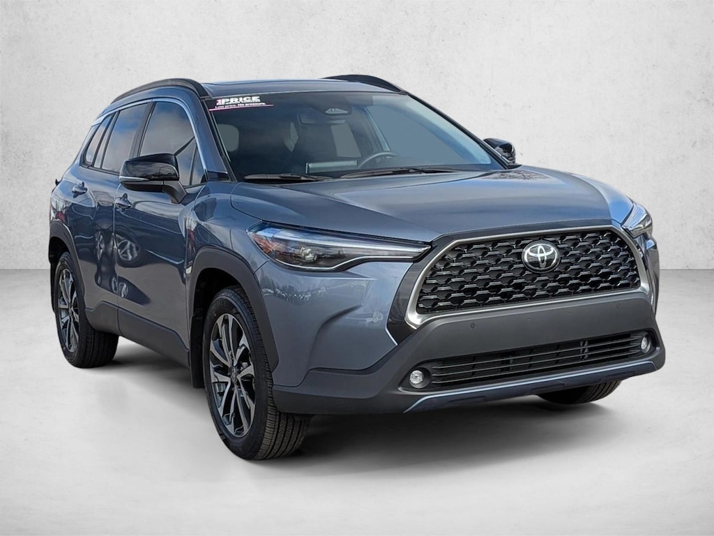 Used 2025 Toyota Corolla Cross XLE SUV