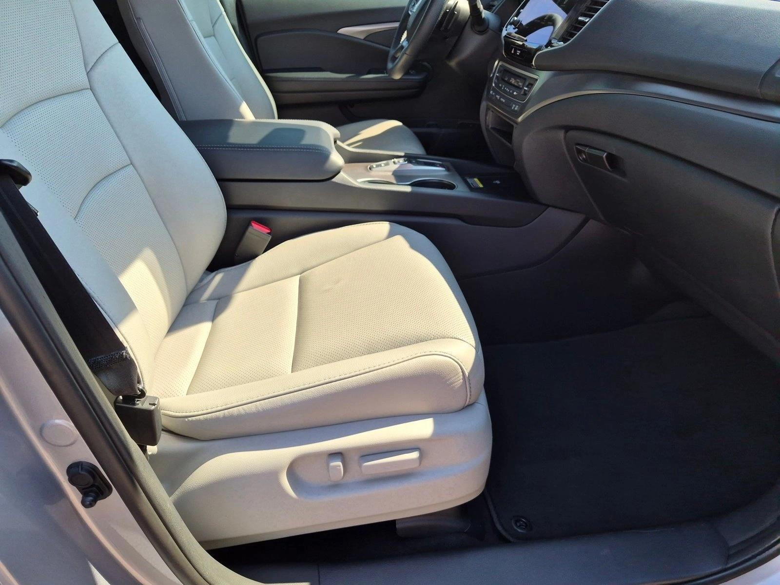 2025 Honda Passport EX-L - Photo 20
