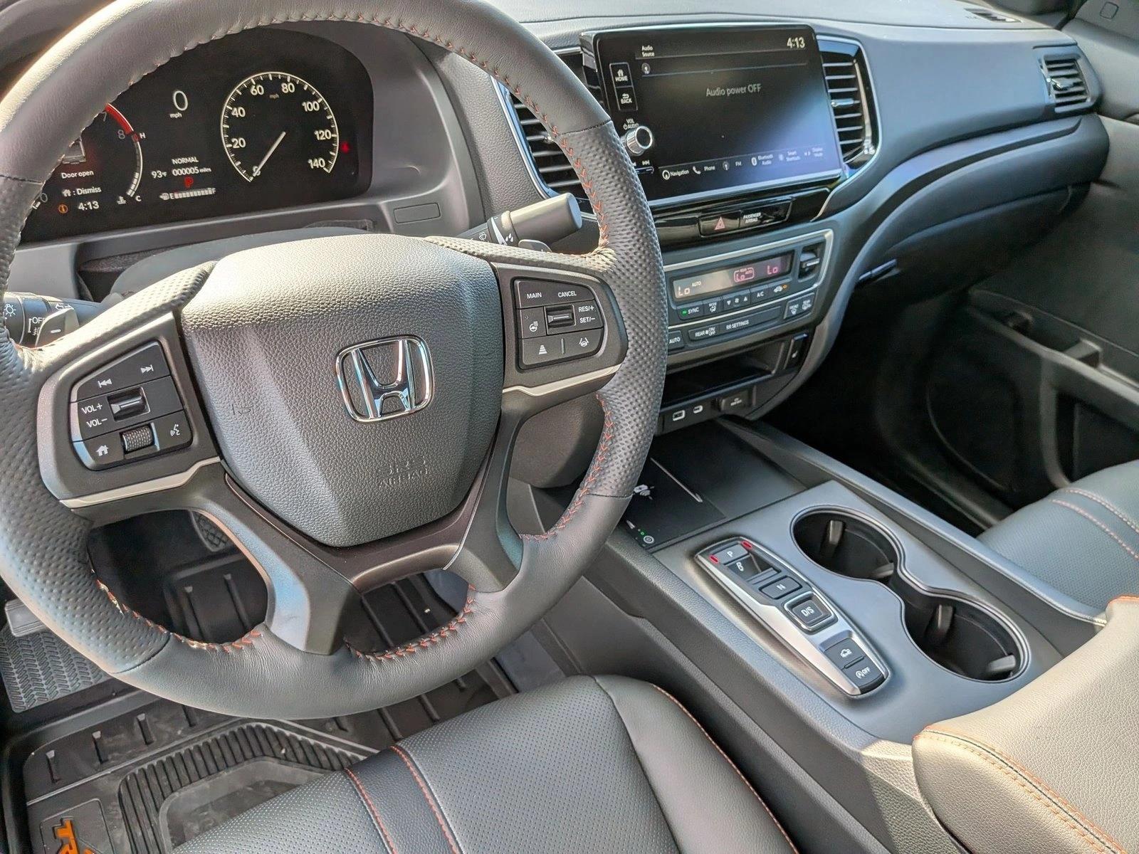 2026 Honda Ridgeline TrailSport photo 2