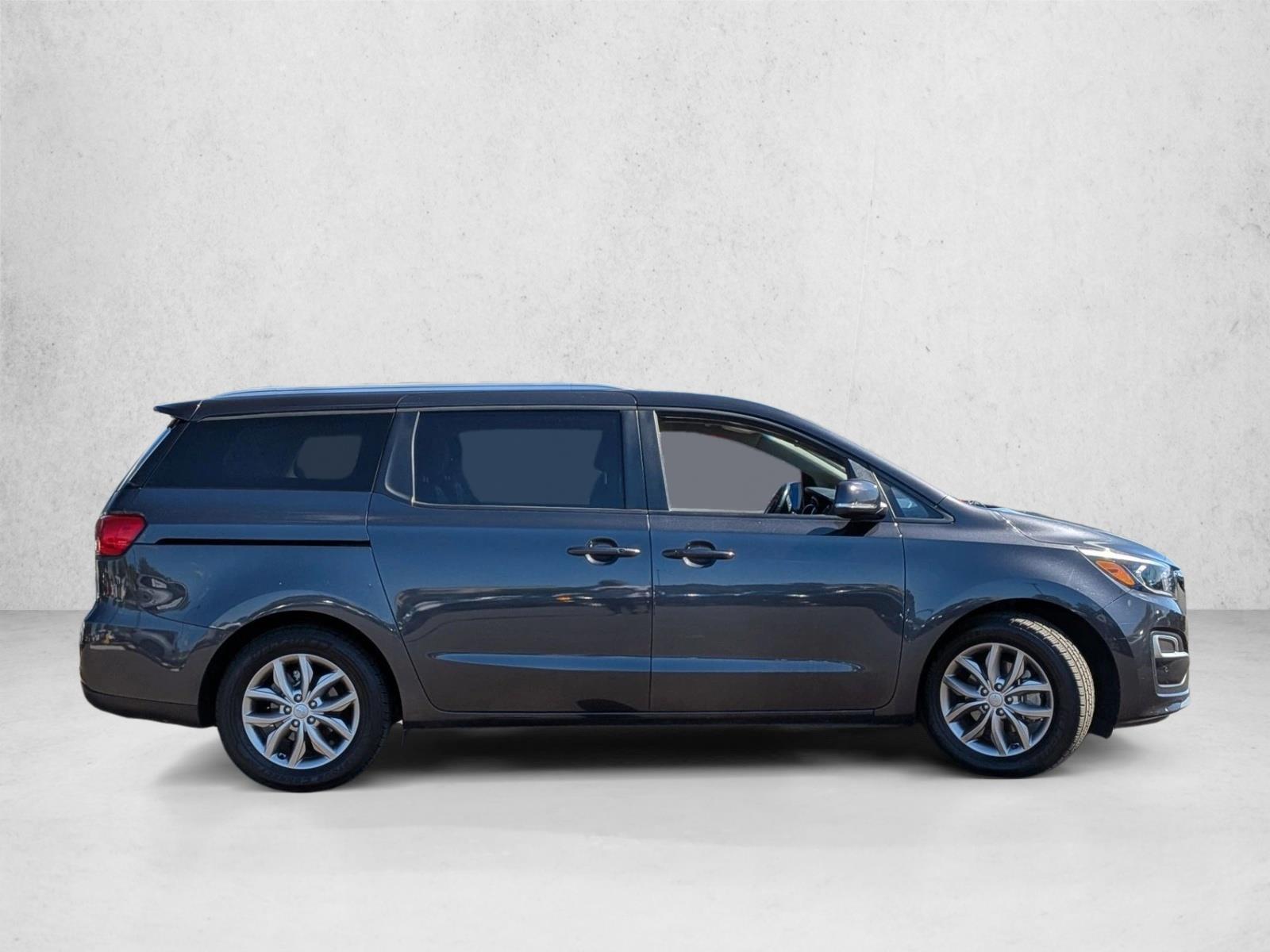 2021 Kia Sedona EX photo 3