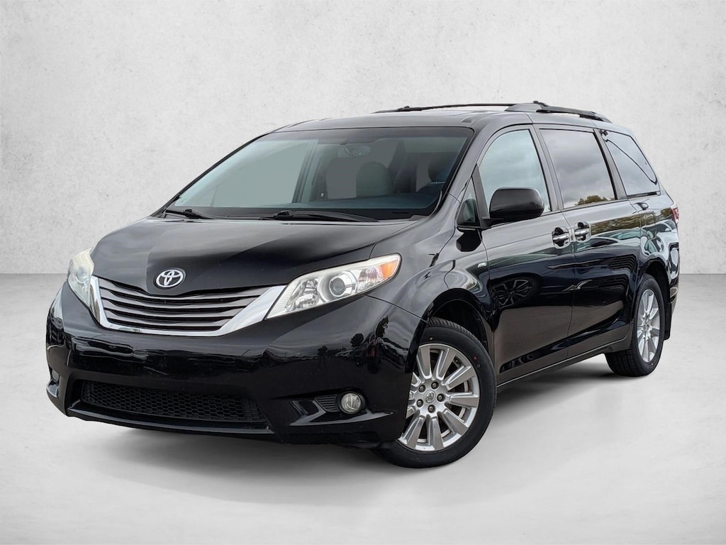 Used 2017 Toyota Sienna XLE Premium 7 Passenger Van