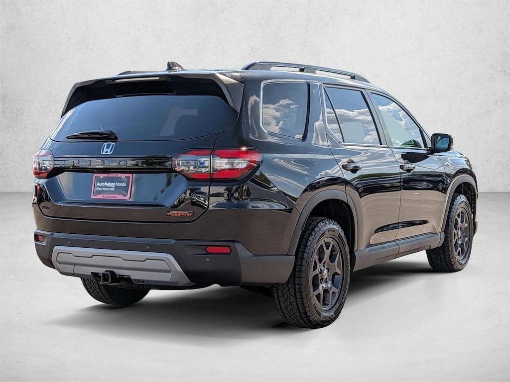 New 2025 Honda Pilot TrailSport SUV