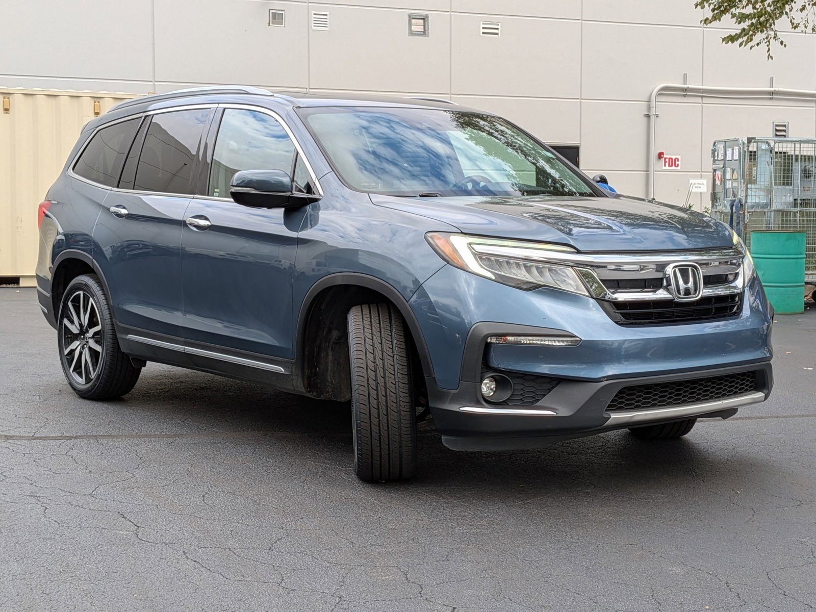 2019 Honda Pilot Touring photo 2