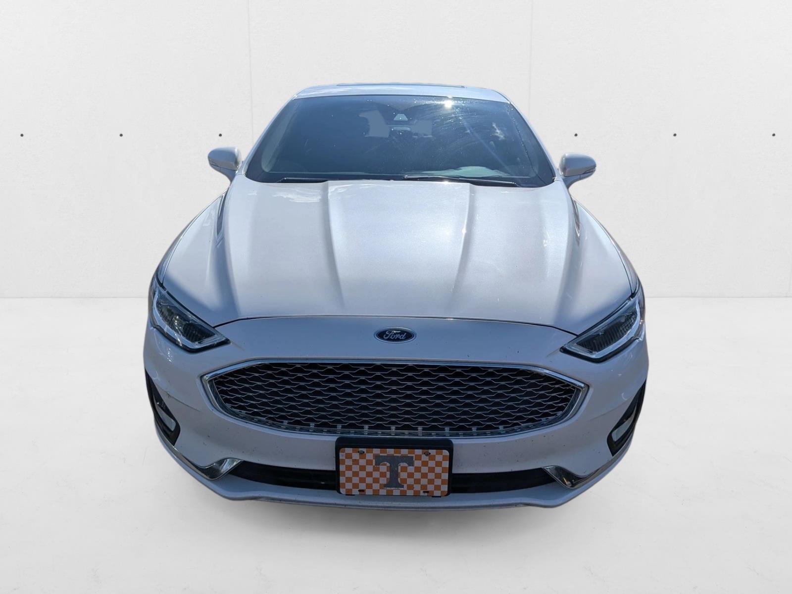 2019 Ford Fusion Hybrid Titanium photo 2