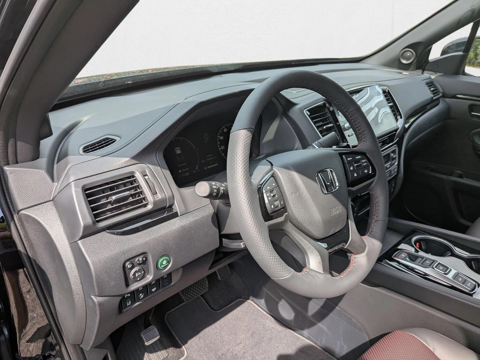 2025 Honda Ridgeline Black Edition photo 3