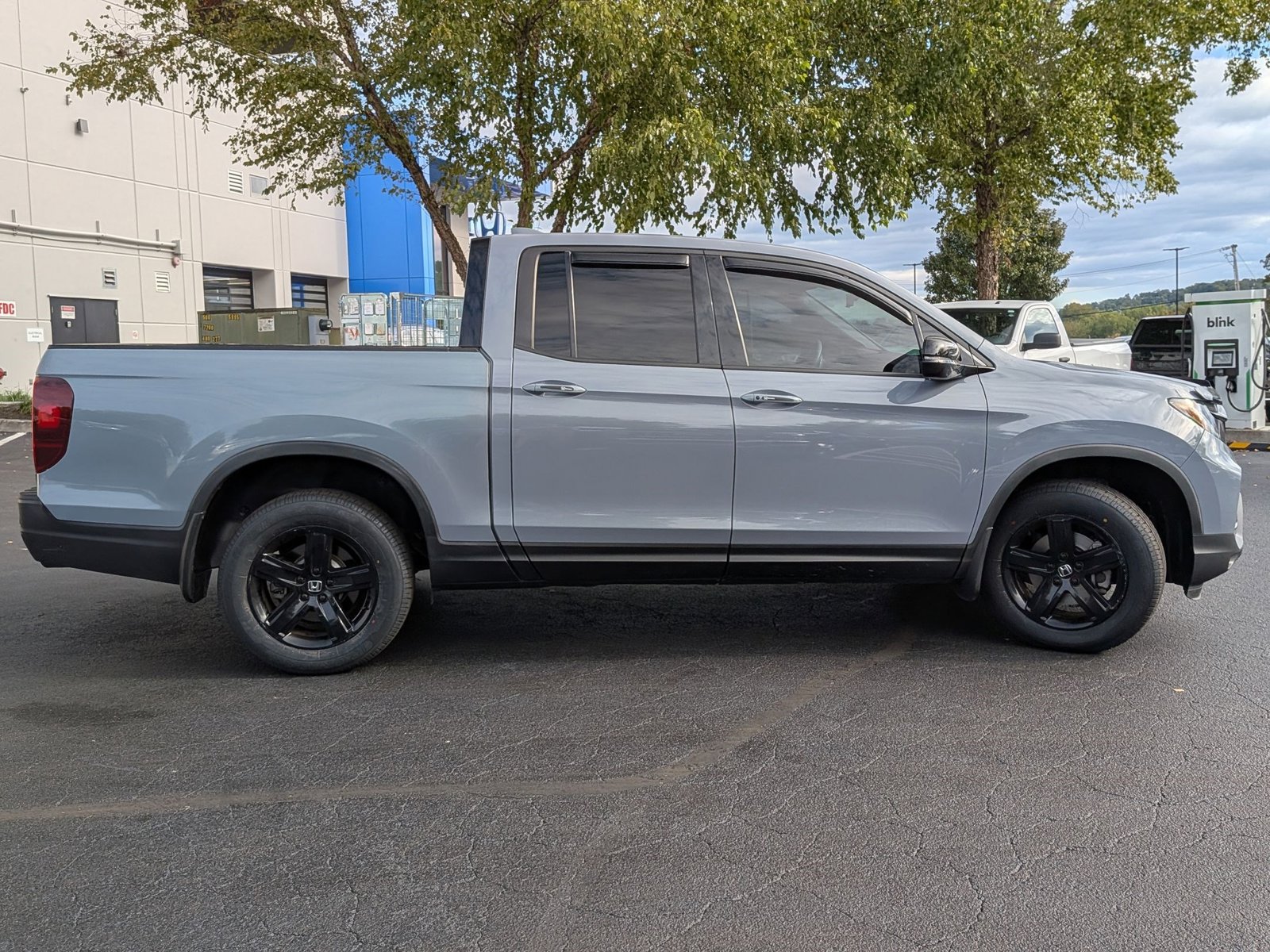 2022 Honda Ridgeline Black Edition photo 3