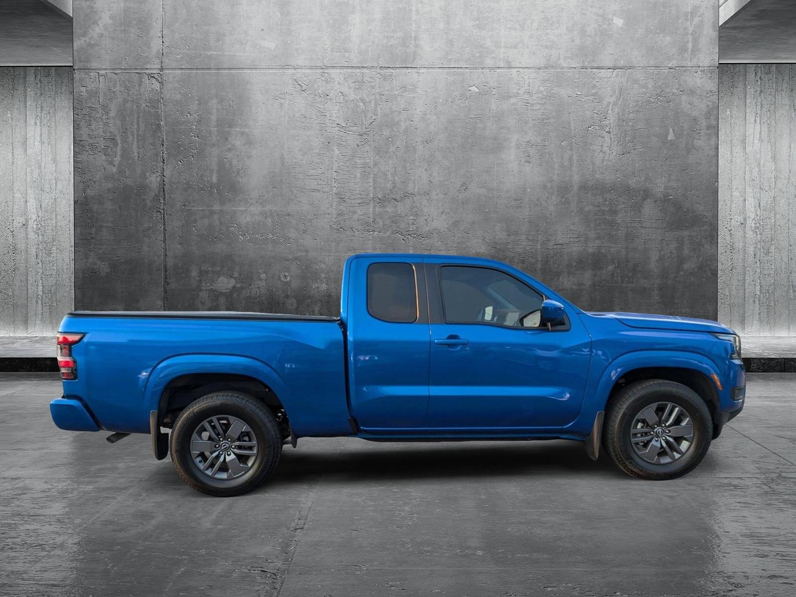 2025 Nissan Frontier SV photo 4