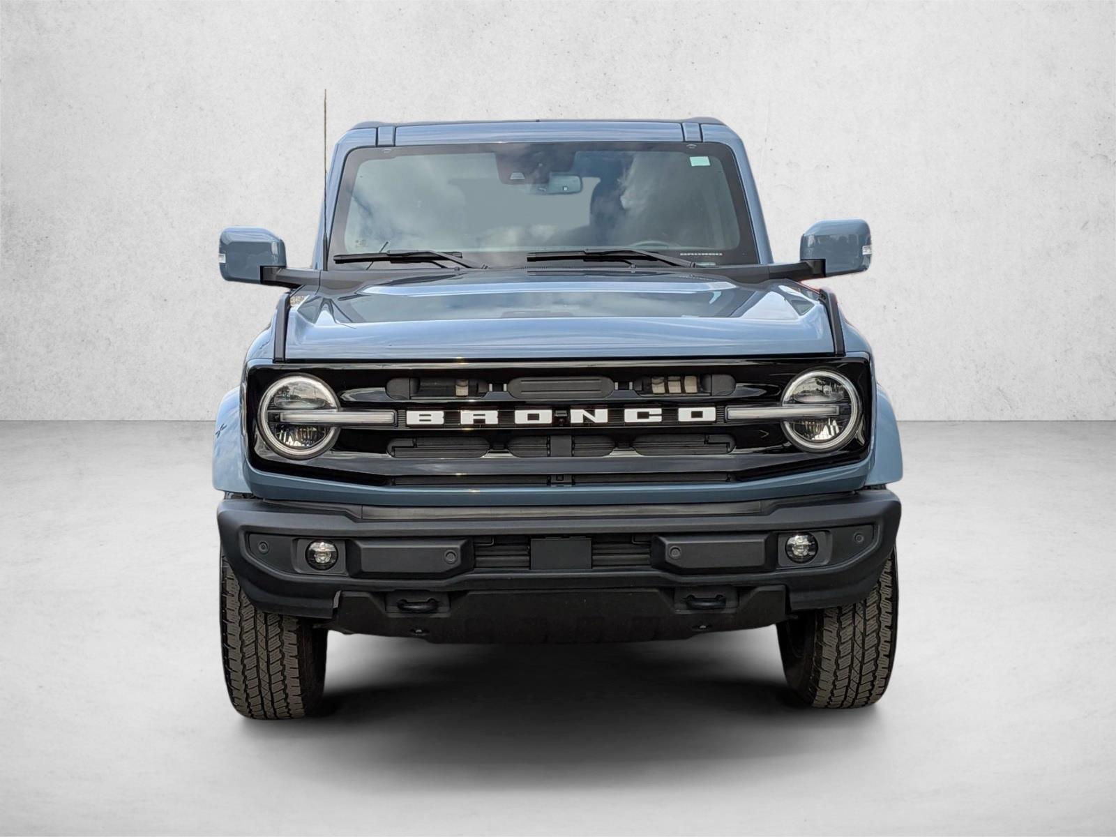 2024 Ford Bronco Outer Banks photo 2