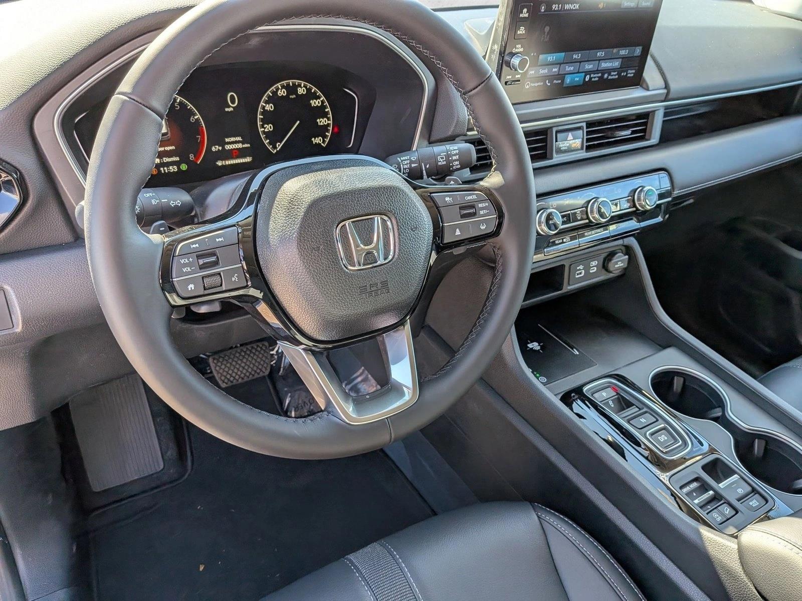 2025 Honda Pilot Touring photo 2