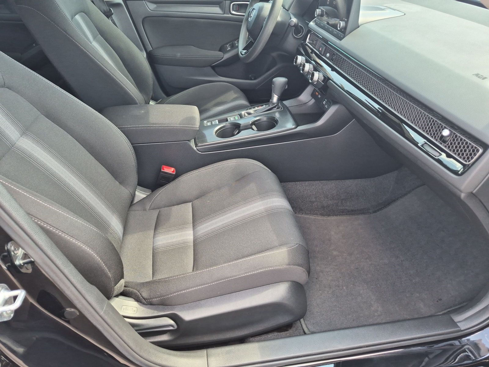 2024 Honda Civic Hatchback LX - Photo 19