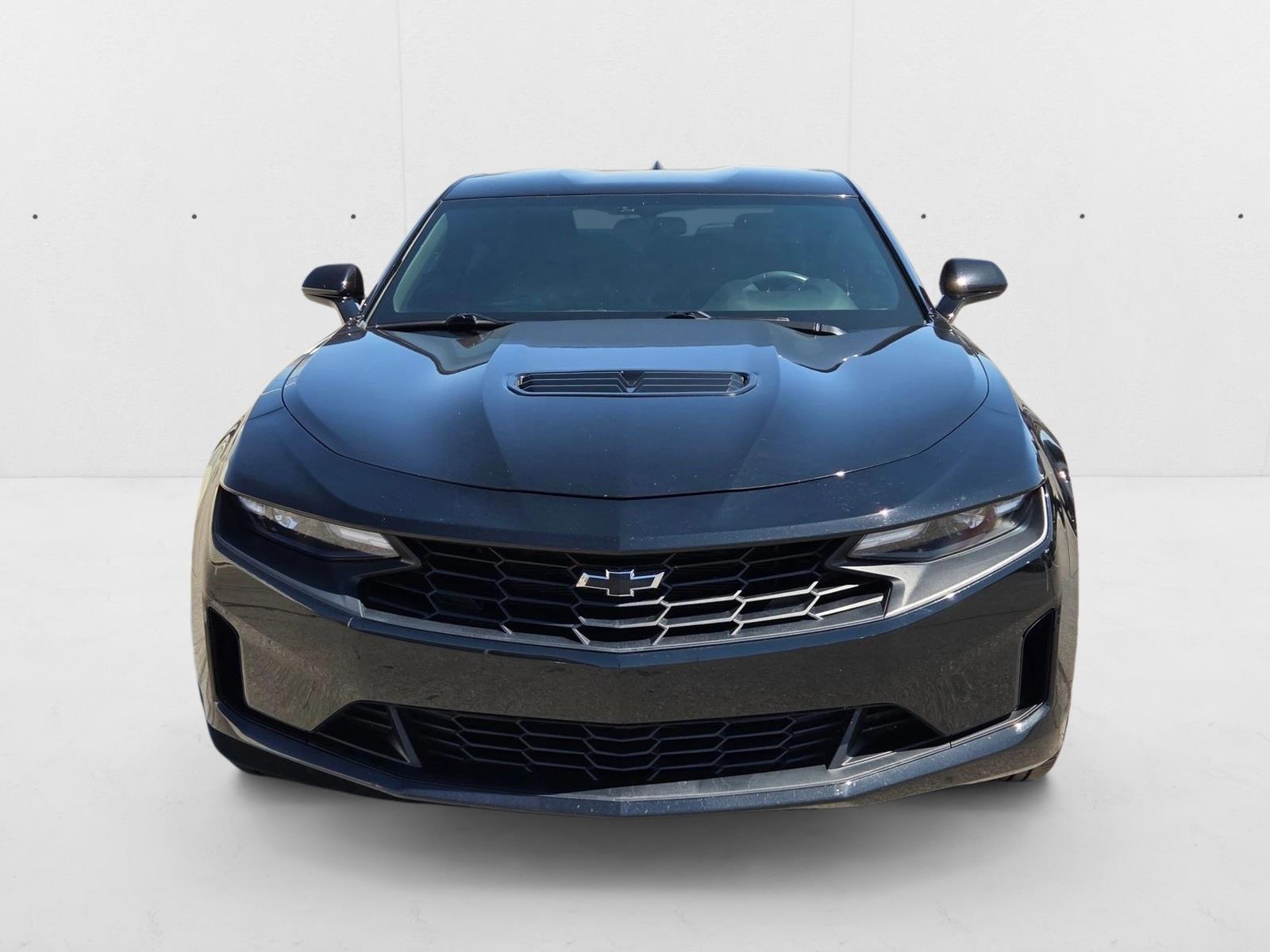 2021 Chevrolet Camaro LT1 photo 2